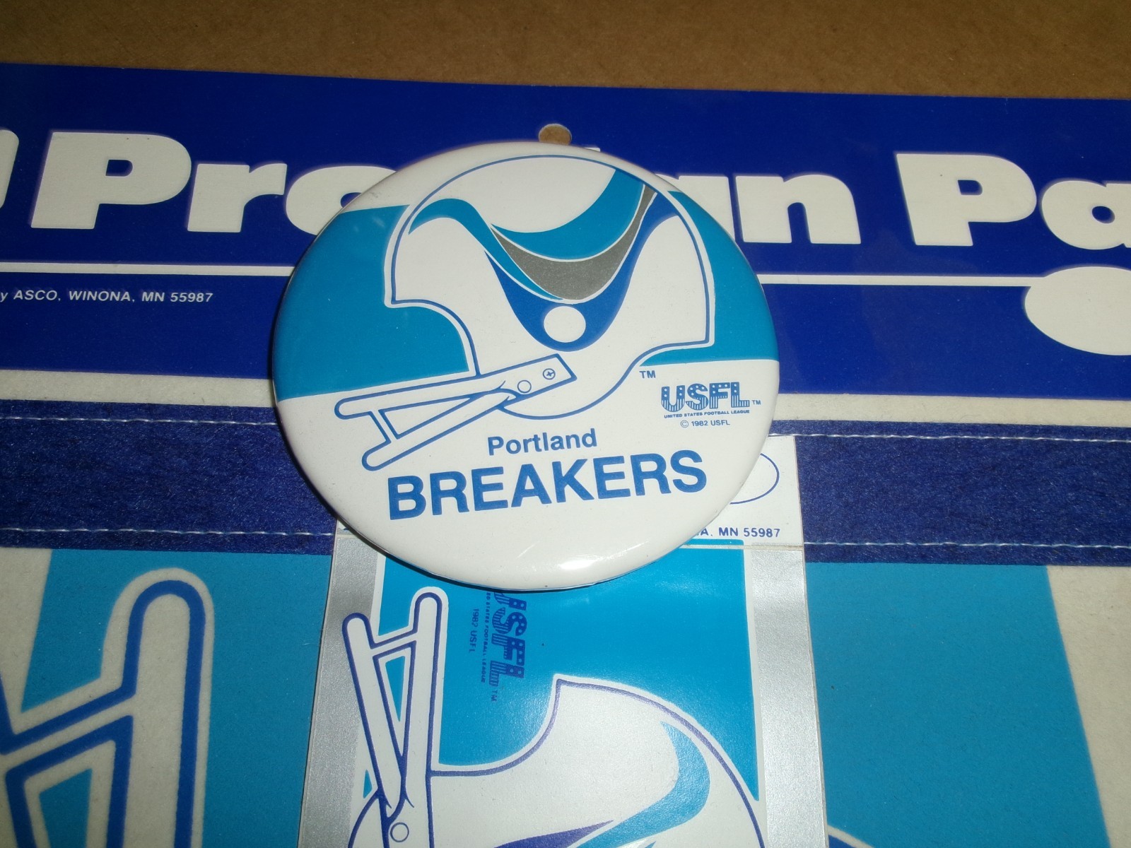 USFL Portland Breakers 1985 Pro Fan Pack-Pennant, Bumper Sticker, Pinback Button