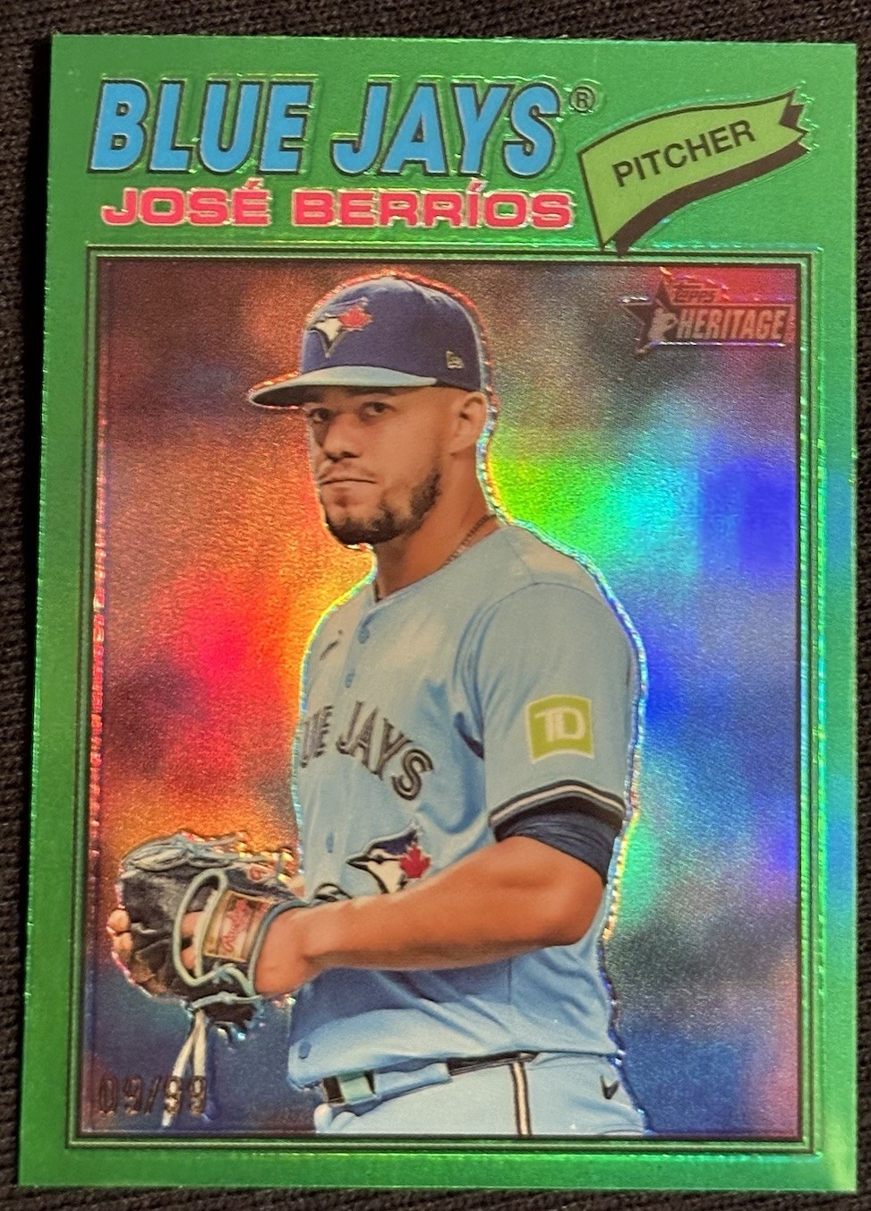 2023 Topps Heritage Green Parallel José Berríos #56 /99 Blue Jays