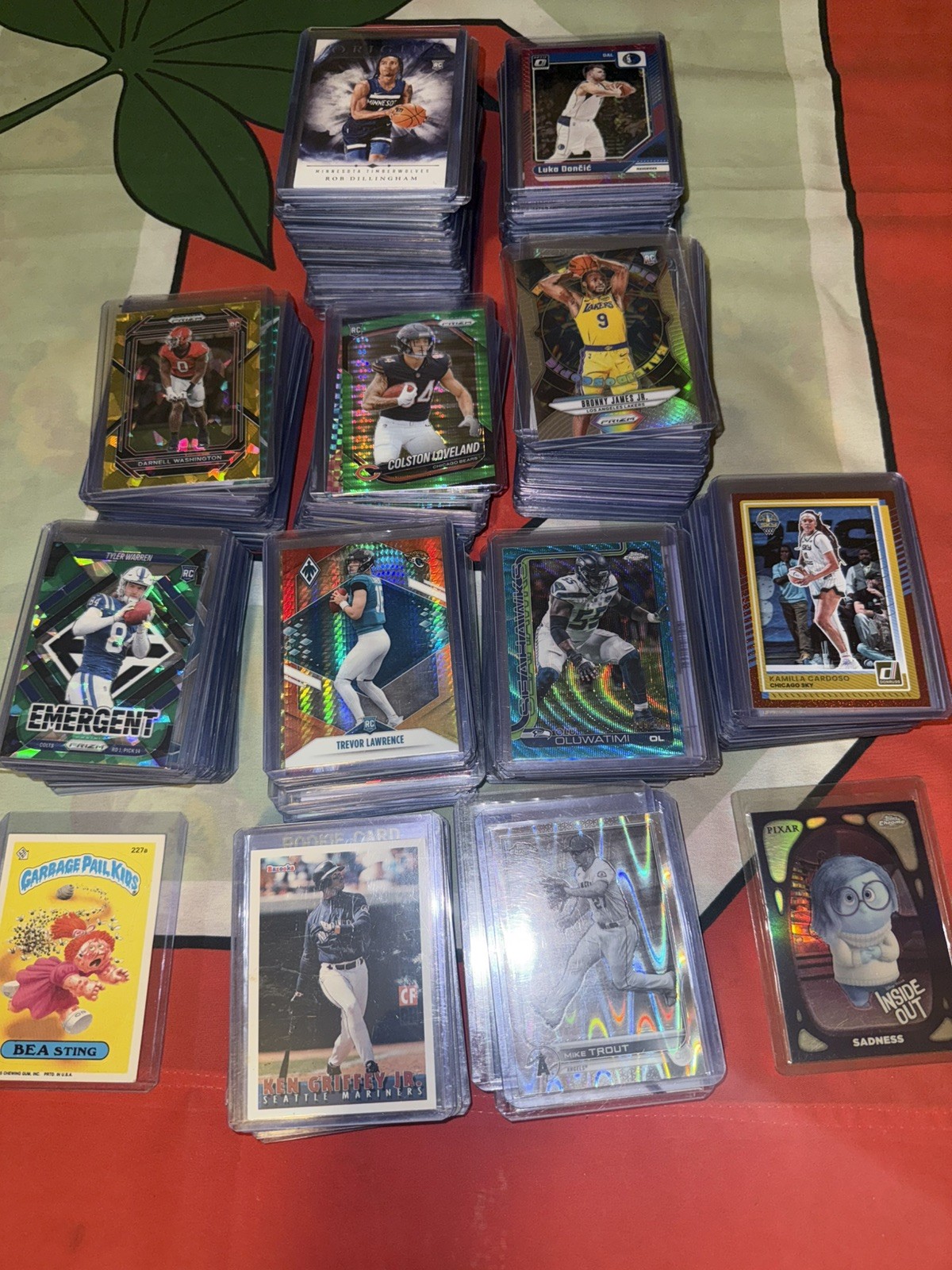 230+ Card Lot In Top Loaders – Over 100 Rookies – Check all Photos MLB NBA NFL