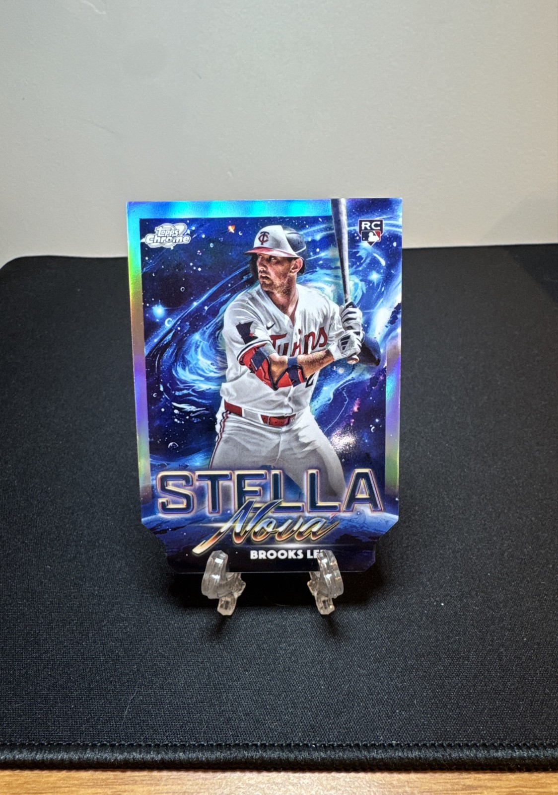 Brooks Lee 2025 Topps Cosmic Chrome – Stellanova #SN-15 (RC)