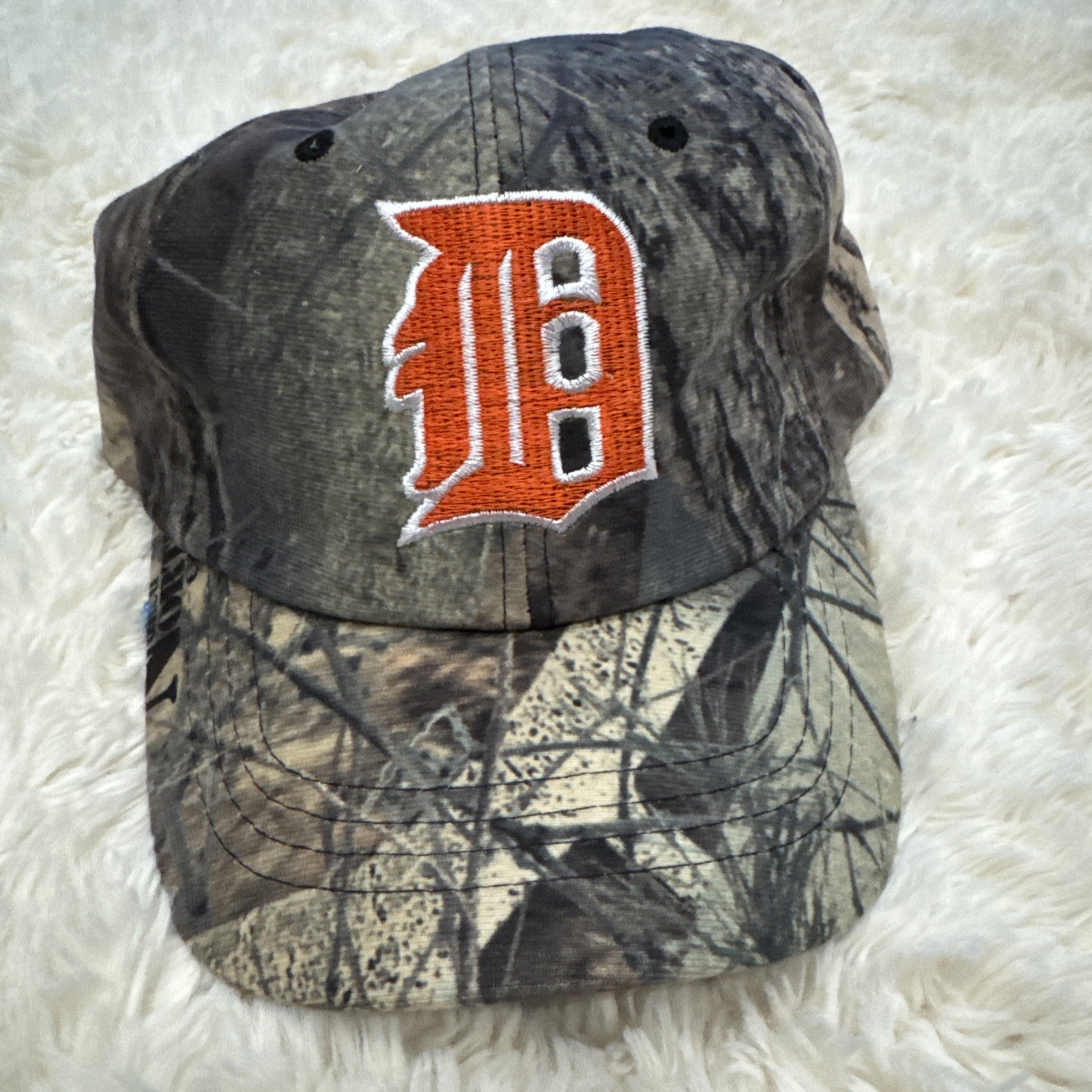 Detroit Tigers Adult Camo hat – One size Brand new Free Ship (C2)