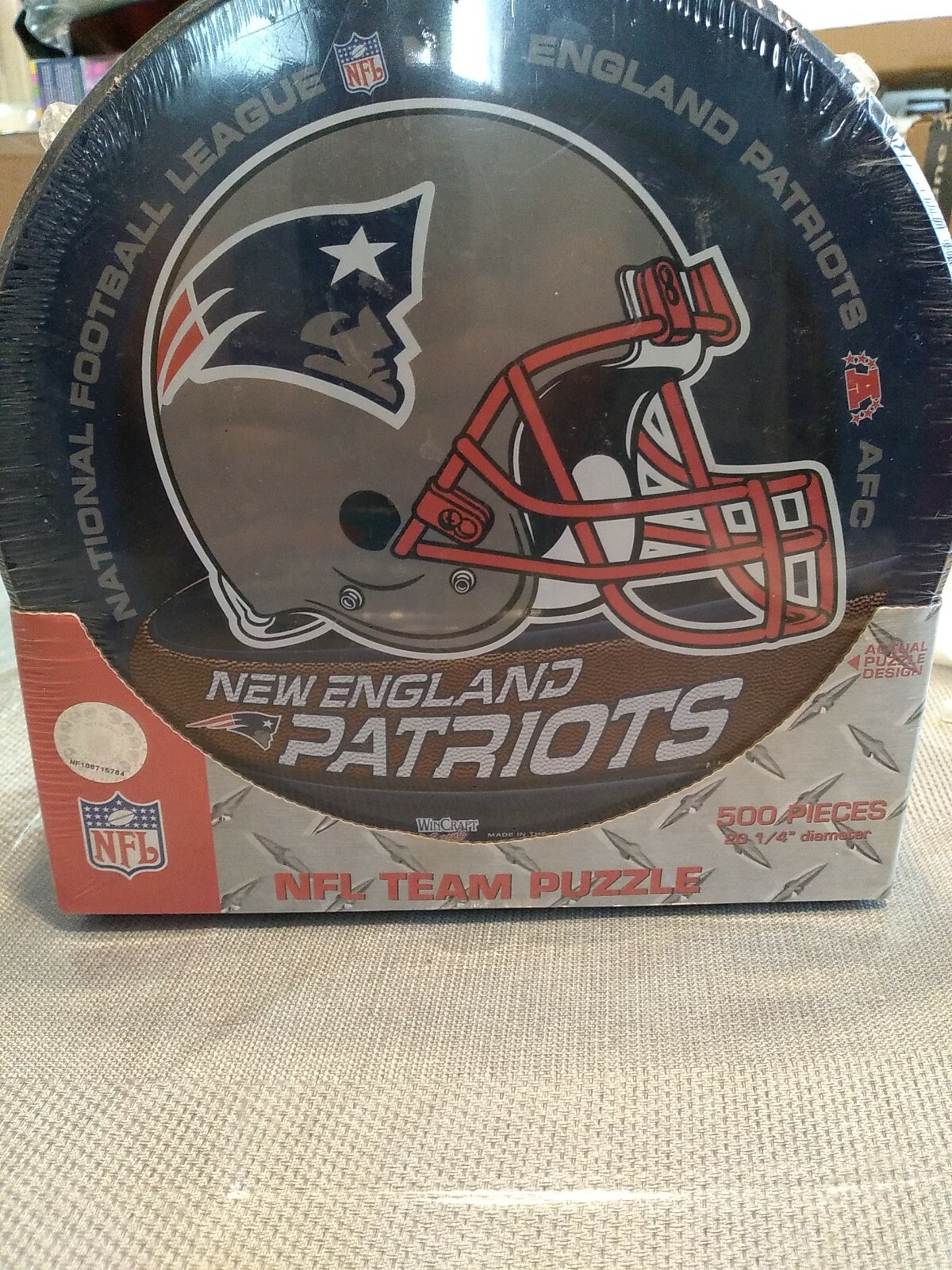 NFL team puzzle 500 pcs N E Patriots collectible tin