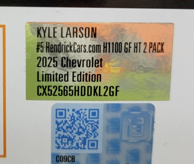 KYLE LARSON 2025 Hendrick.Com Chevrolet H1100 2-pk 1:64 scale CX52565HDDKL2GF
