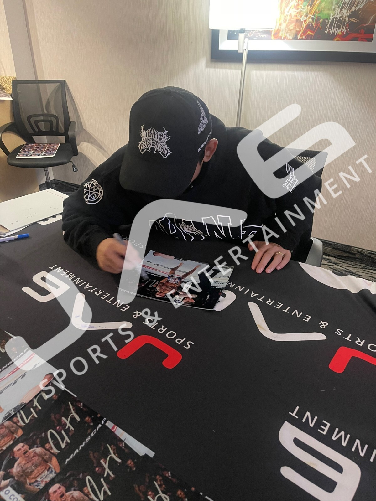 Max Holloway autographed signed 8×10 photo UFC Blessed JSA COA Justin Gaethje
