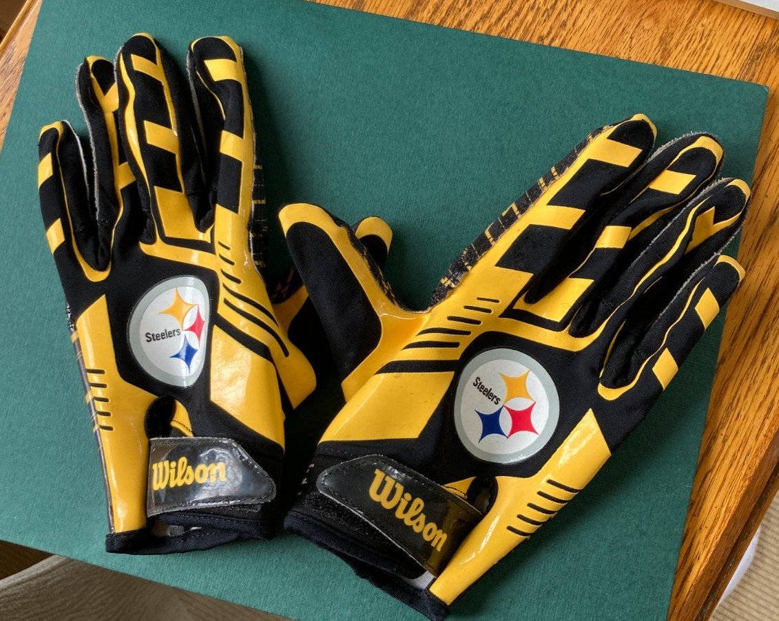 Pittsburgh Steelers Stretch Fit Adult Medium Receiver Football Gloves WTF9326PTM