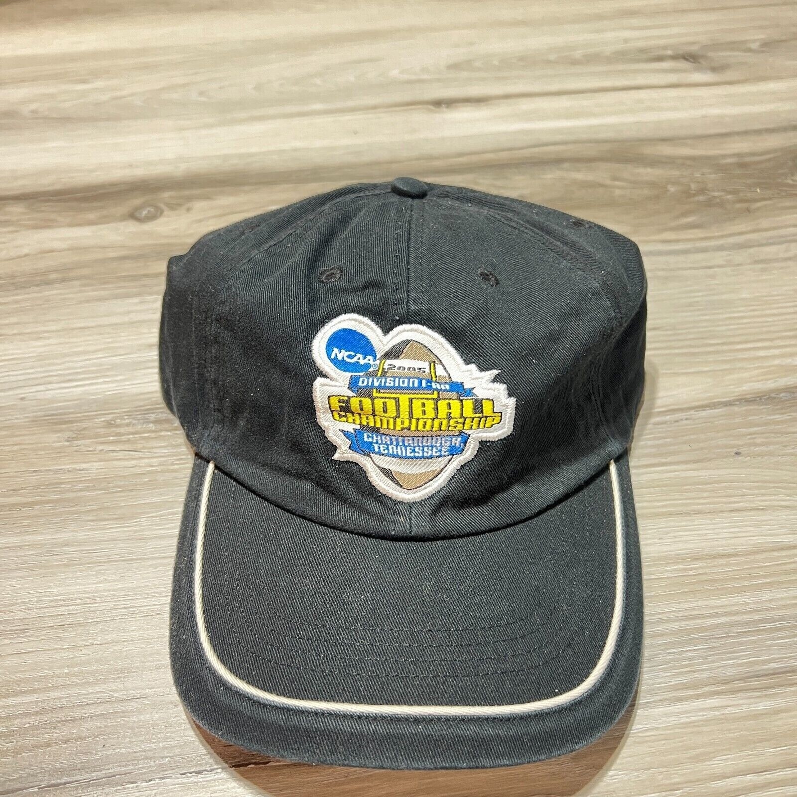 NCAA Division 1 Football Championship Strap Back Hat Cap Black 2005 EUC