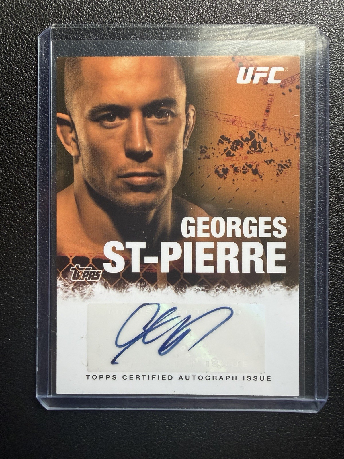 2010 Topps UFC Series 4 – Fighter Autographs Georges St-Pierre #FA-GSP (AU)
