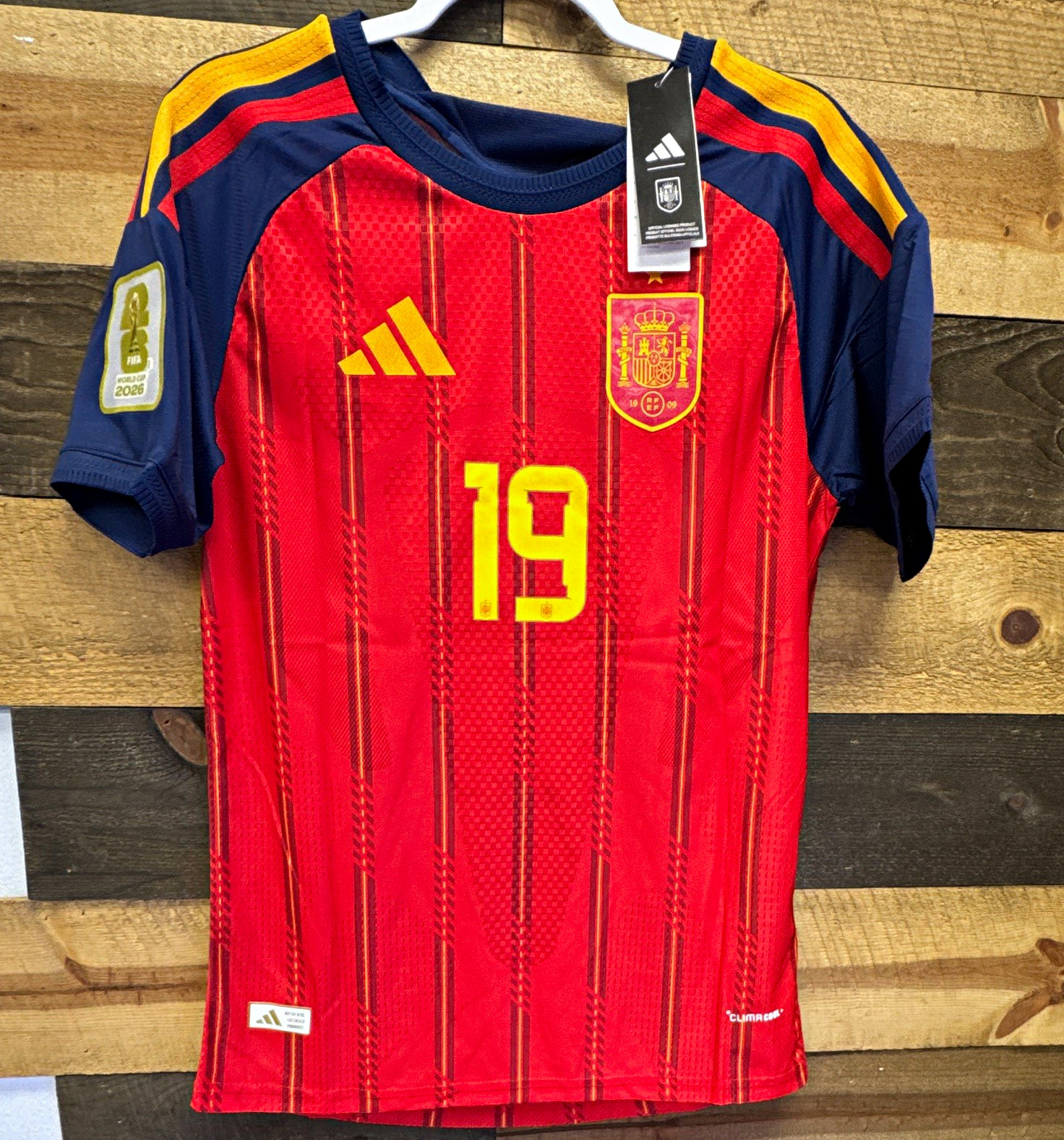 adidas Spain Lamine Yamal #19 Soccer Jersey Mens M Red Navy Yellow FIFA 2026