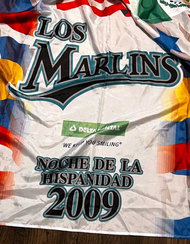 Florida Los Marlins 2009 Noche de la Hispanidad Promo CAPE Giveaway Latin MLB