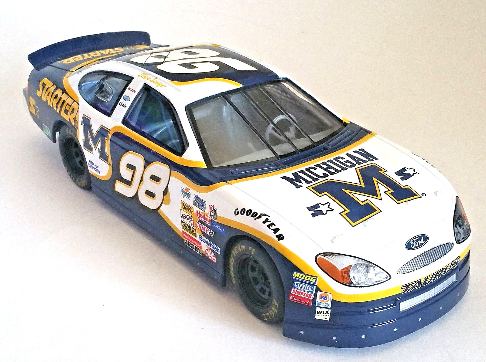 RACING CHAMPIONS #98 1/24 UNIVERSITY OF MICHIGAN NASCAR BUSCH SERIES CAR