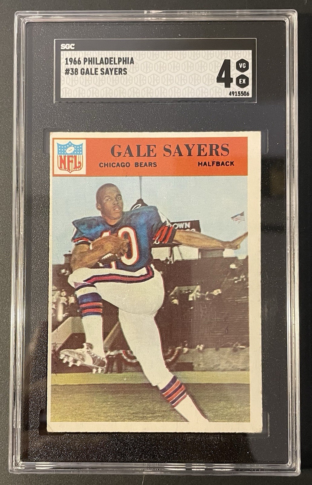 1966 Philadelphia GALE SAYERS ROOKIE Chicago Bears #38 SGC 4 VG/EX Condition