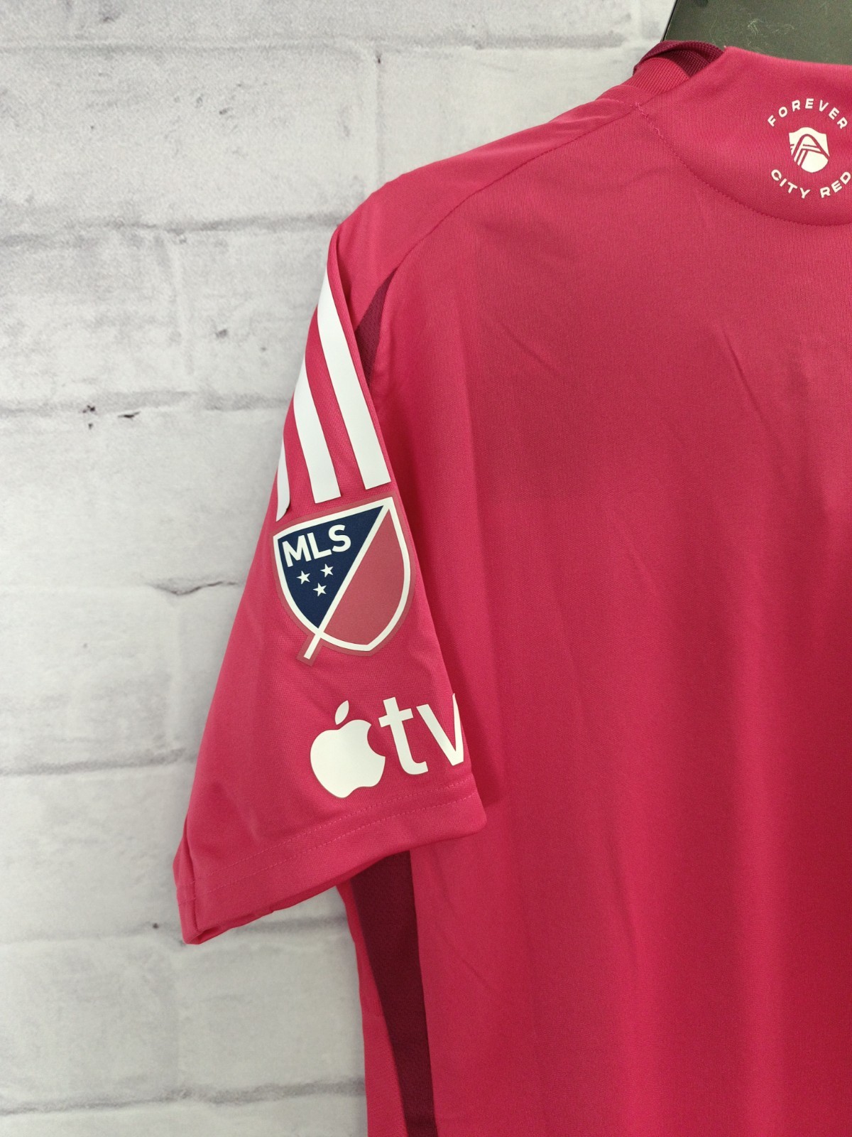 2025 Adidas Authentic Soccer Jersey St. Louis City SC Mens Medium Pink MLS NWT