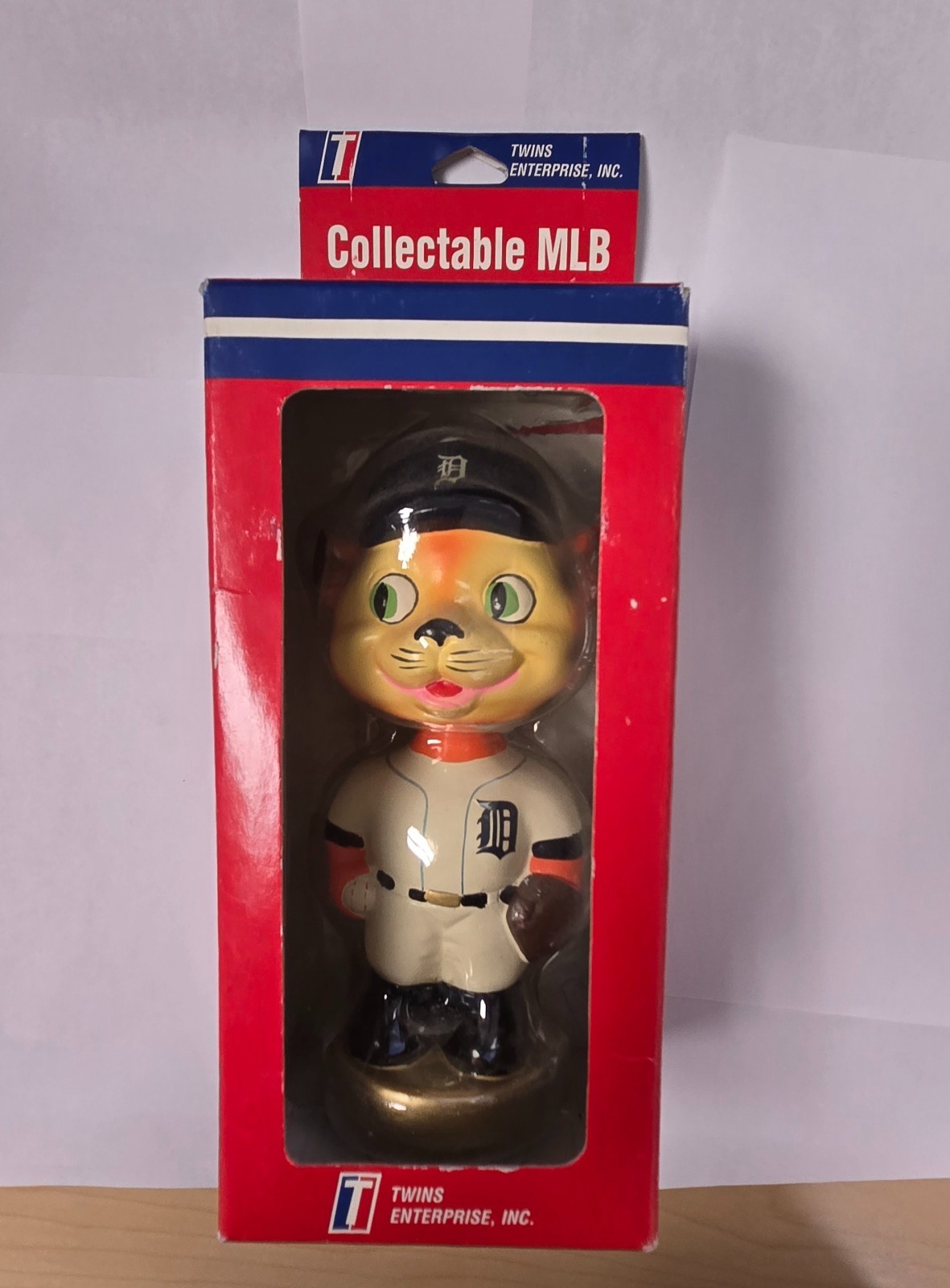 Detroit Tigers Vintage Mascot Bobblehead with glove/ball with Gold Base *RARE*