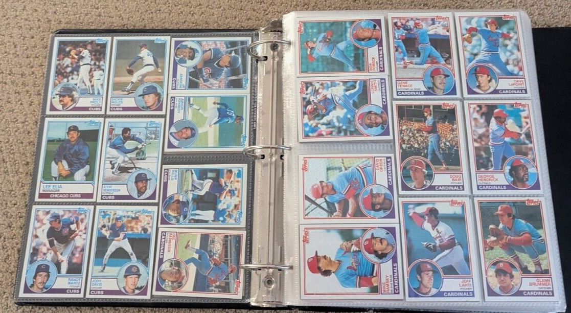 1 album of 1060 baseball cards all in super great condition