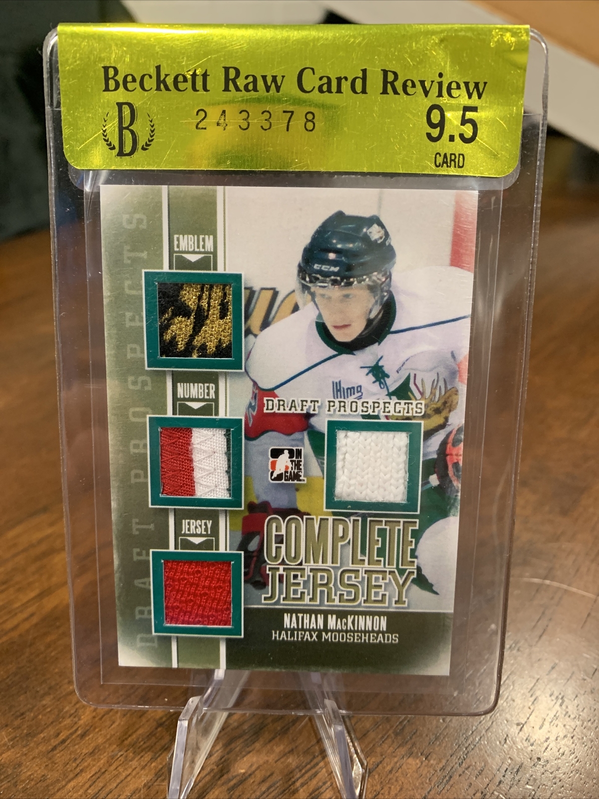 13/14 ITG Complete Jersey Nathan Mackinnon Gold TRUE 1/1 Colorado Avalanche 9.5