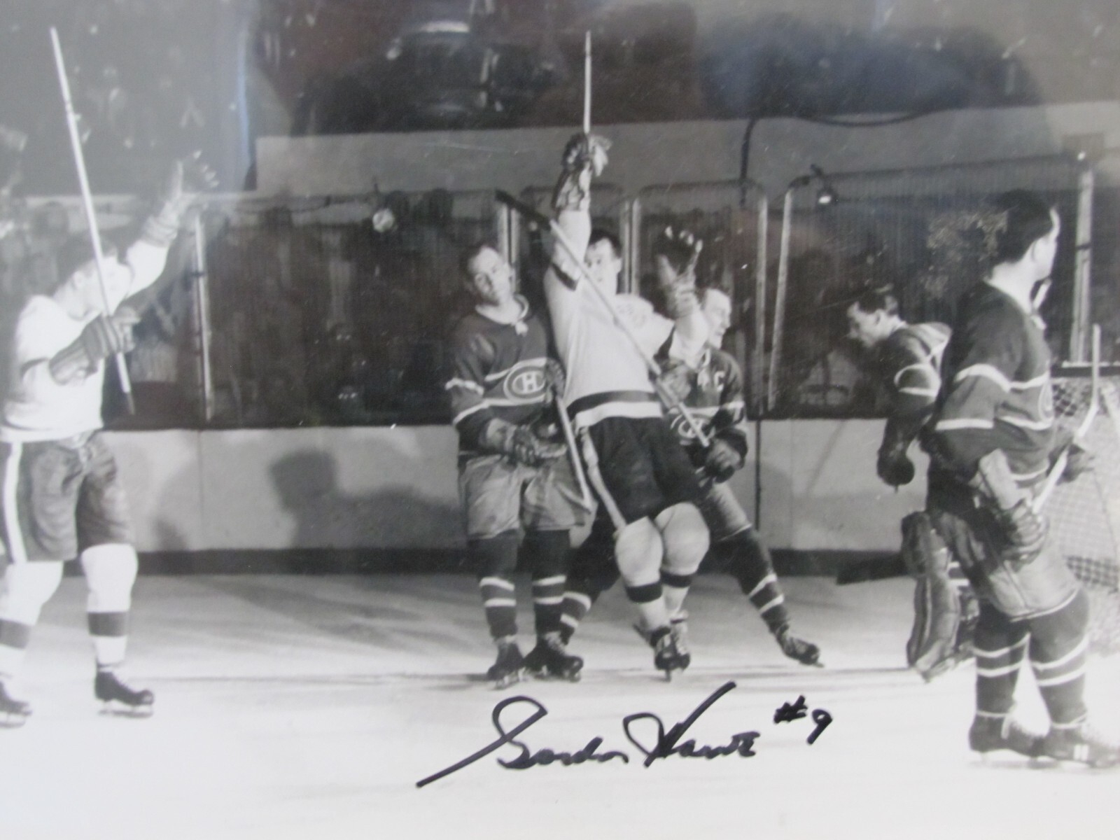 GORDIE HOWE AUTOGRAPHED Comes with a 100% Money Back Guarantee to pass PSA