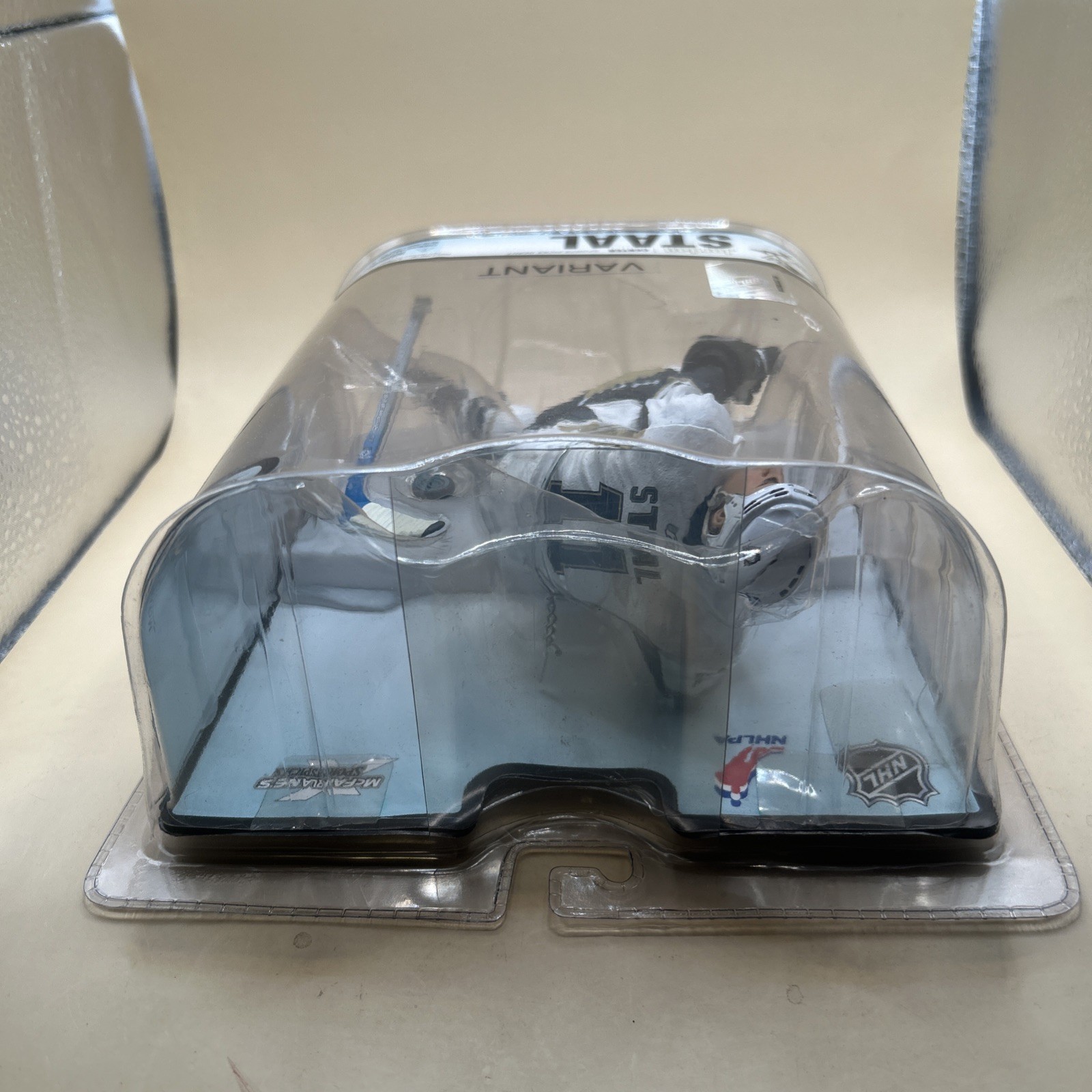 McFARLANE JORDAN STAAL PITTSBURGH PENGUINS SERIES 18 FIGURE HOCKEY NHL