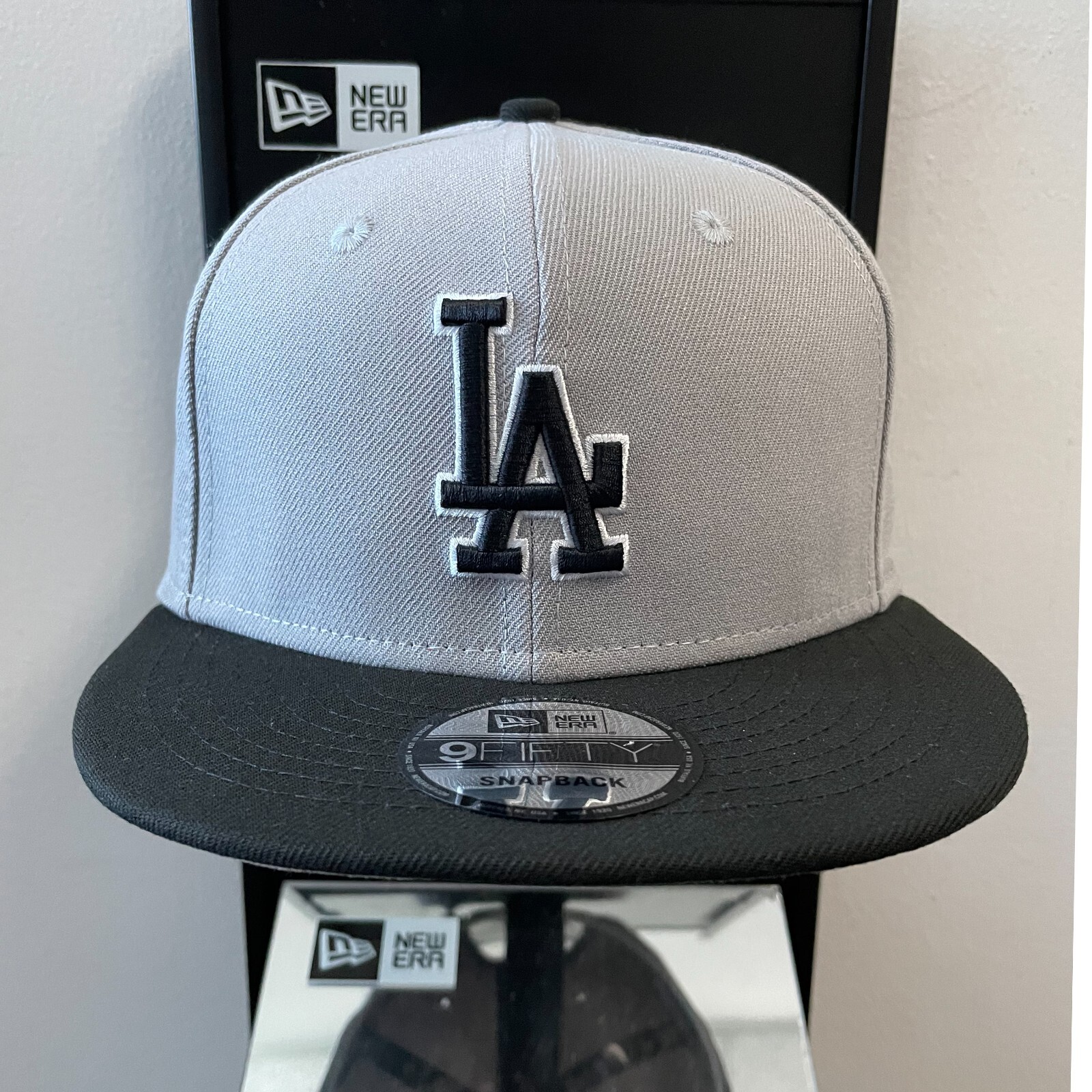 MLB – Los Angeles Dodgers 9FIFTY Adjustable Snap-Back New Era Cap – Gray / Black