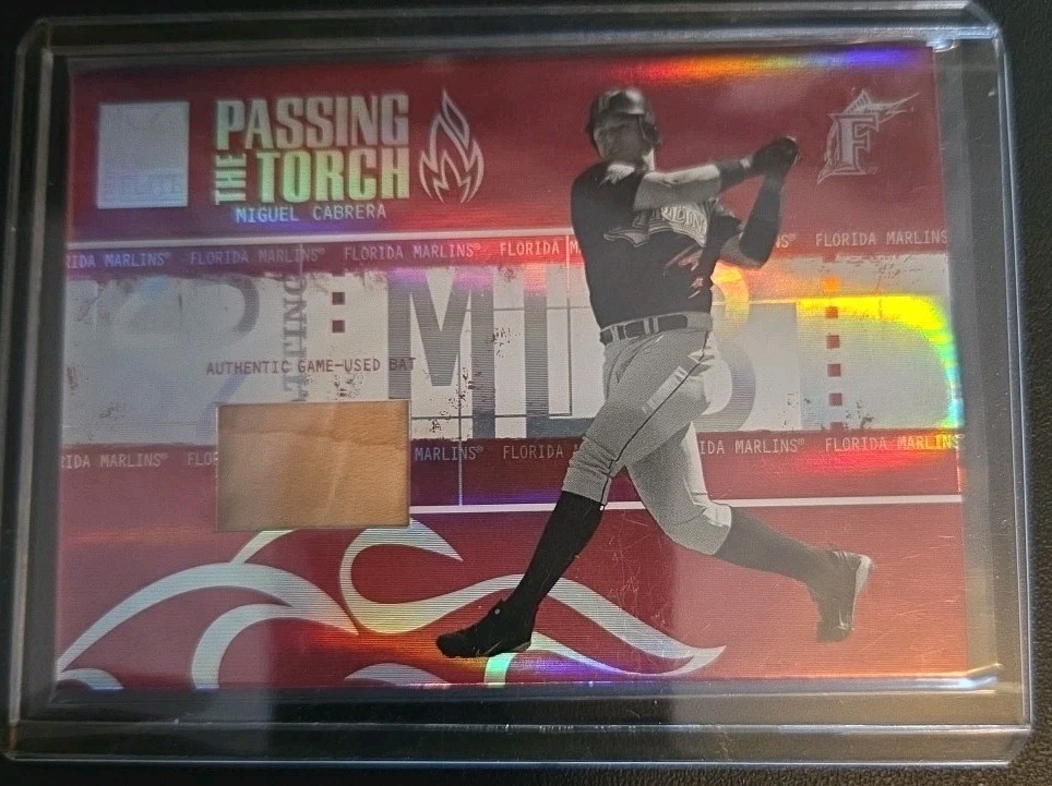 2005 Donruss Elite Passing the Torch Bats 220/250 Miguel Cabrera #PT-22 16wc