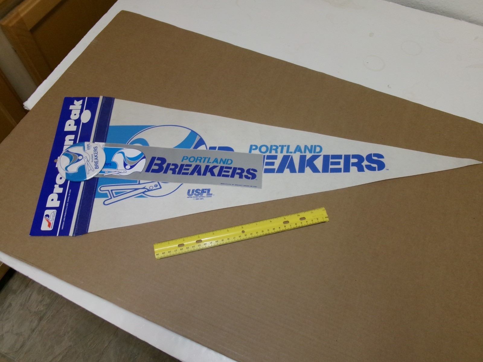 USFL Portland Breakers 1985 Pro Fan Pack-Pennant, Bumper Sticker, Pinback Button