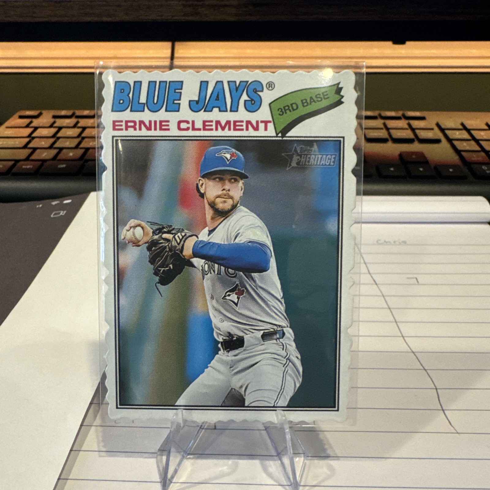 2026 Topps Heritage – Ernie Clement #21 Deckle Edge