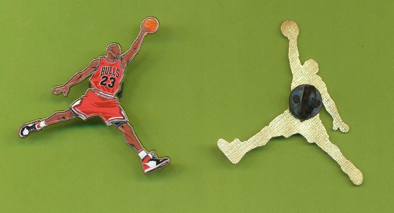 1-3/8″ High Quality Enamel Player Lapel Pin – Michael Jordan Chicago Bulls