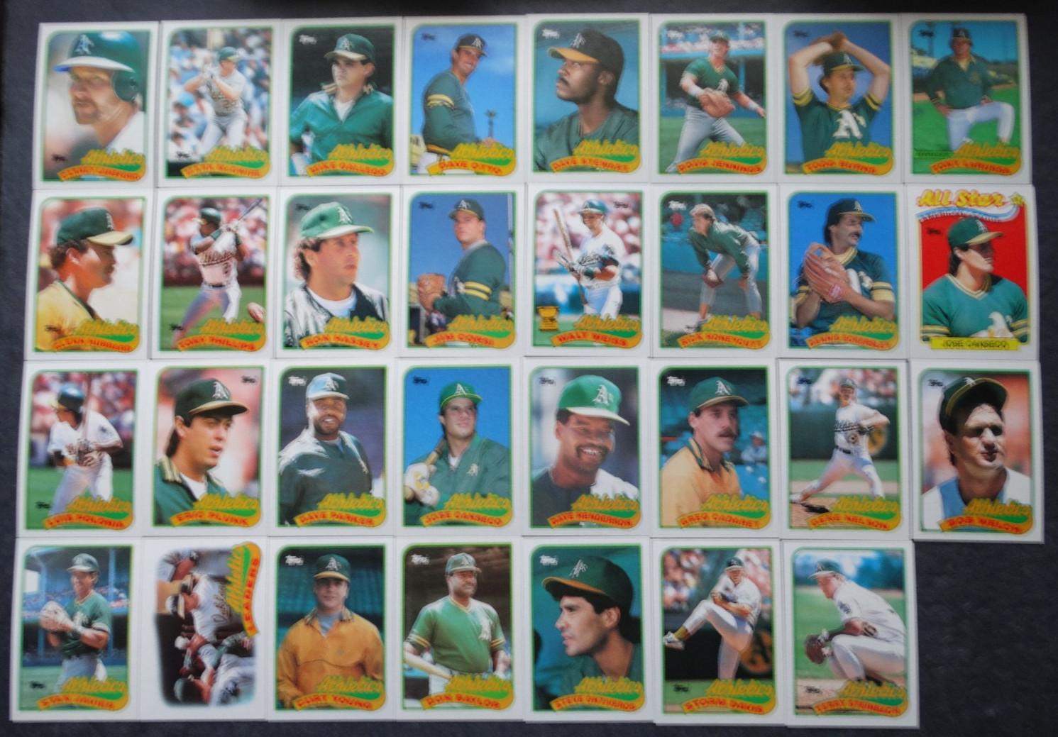 1989 Topps Oakland Athletics Team Set of 31 Baseball Cards