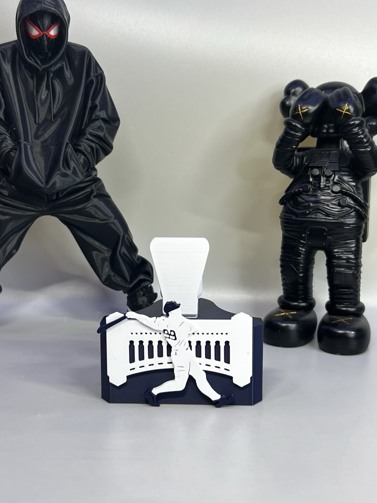 NY sport Card Stand