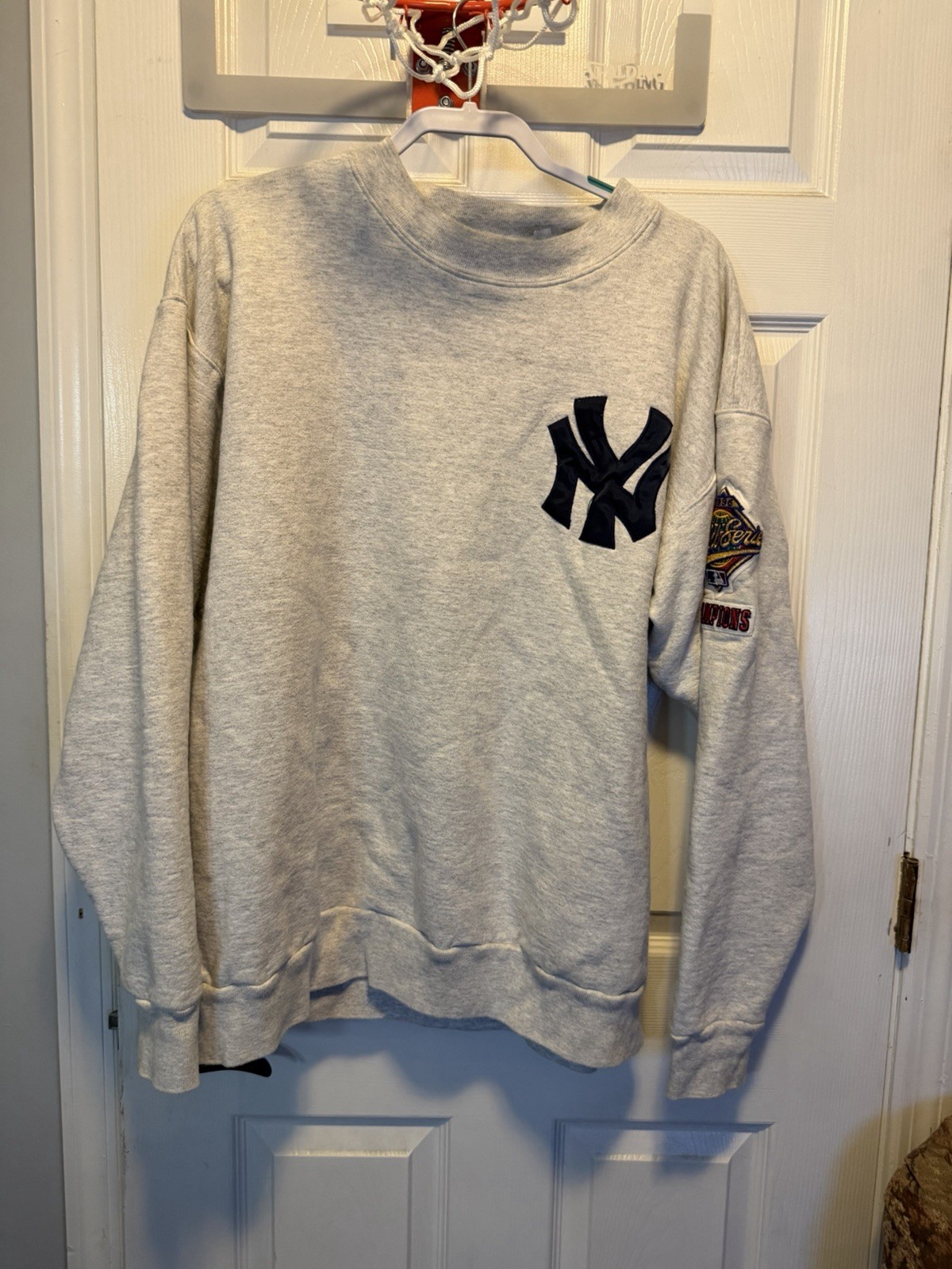 Vintage New York Yankees World Series Champions Sweatshirt XL Embroidered Gray