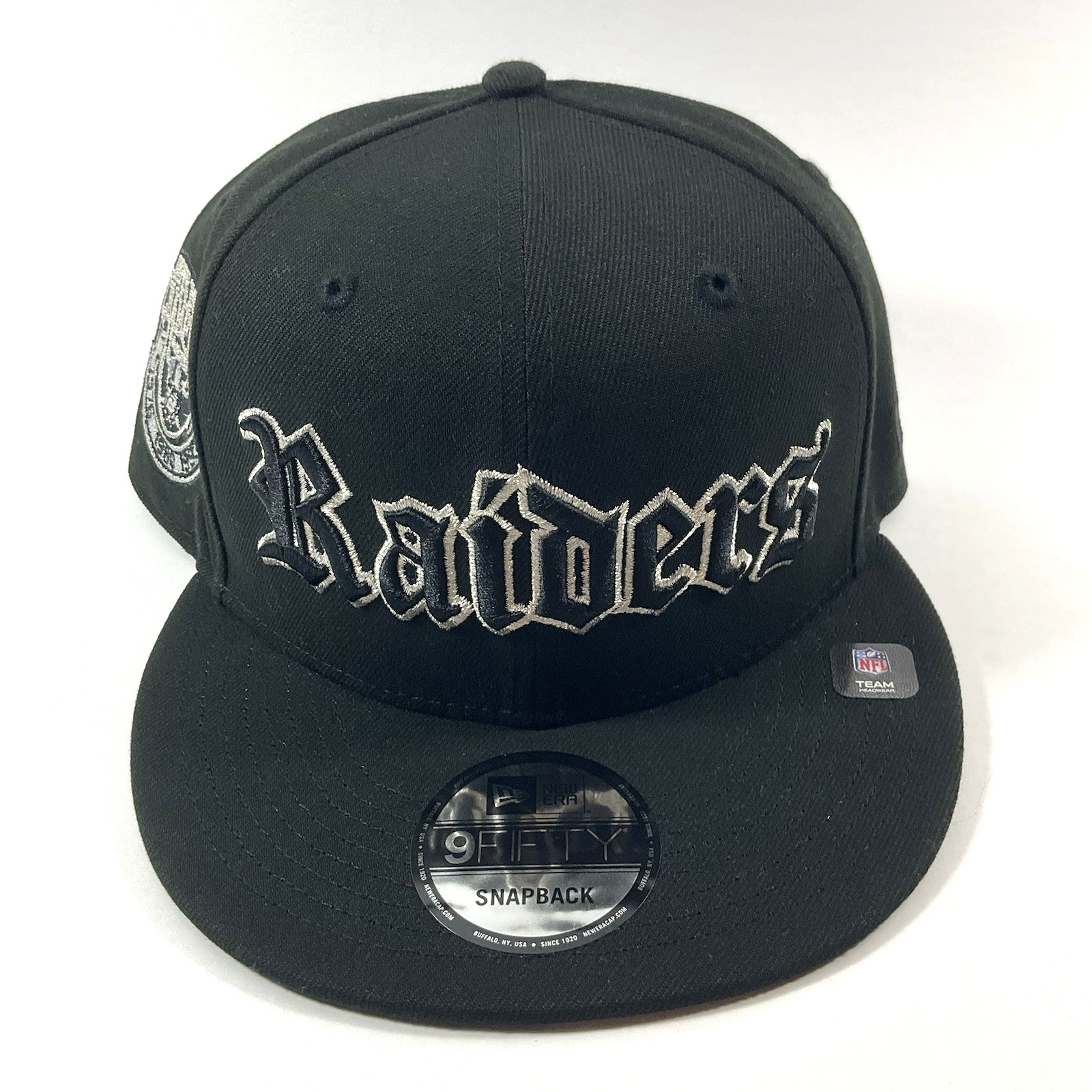 New Era Las Vegas Raiders Script Old English Metallic 9FIFTY Snapback Hat Cap