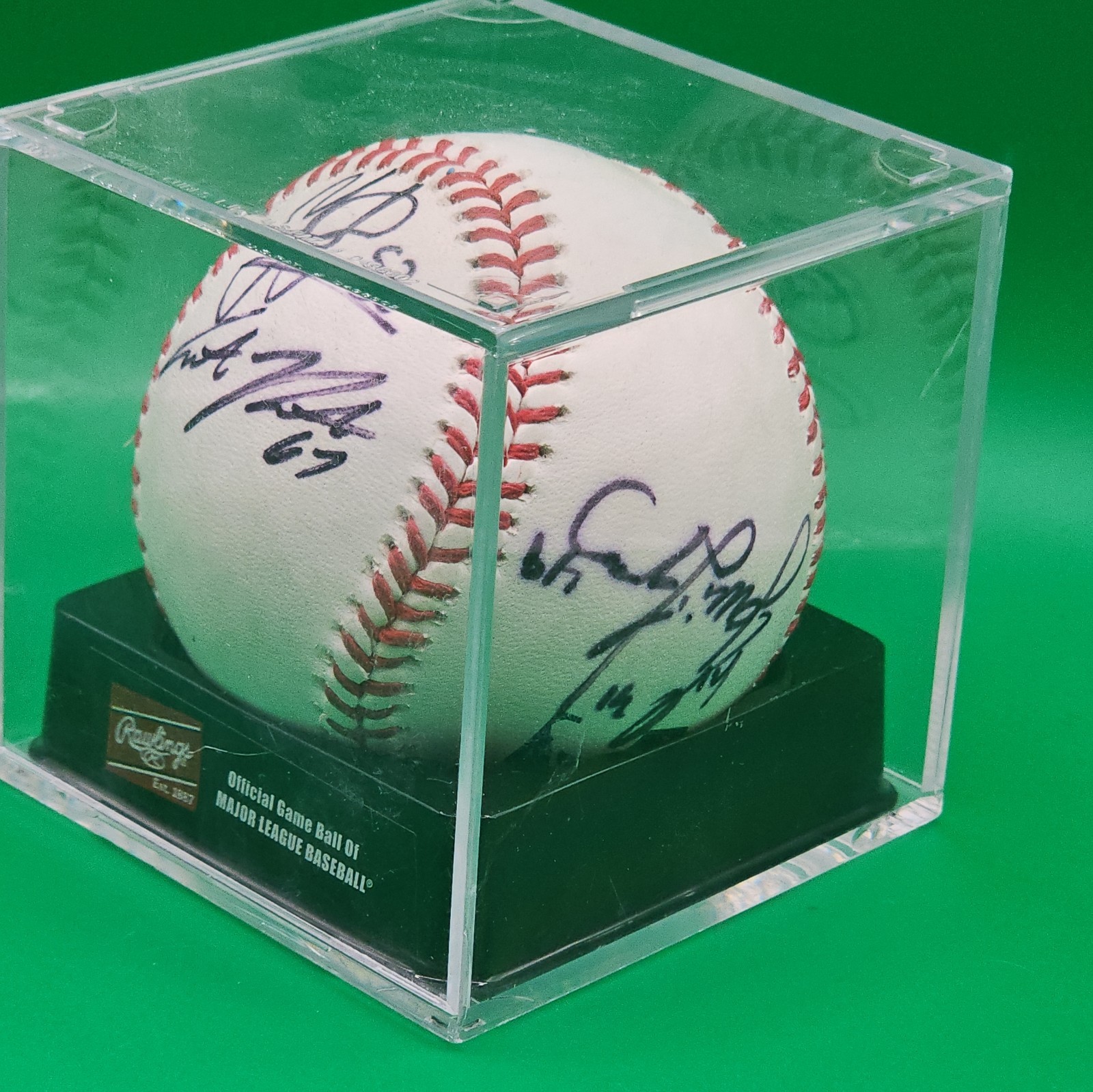 Autographed Baseball – Unknown Signature /s– Rawlings Game Ball – No COA