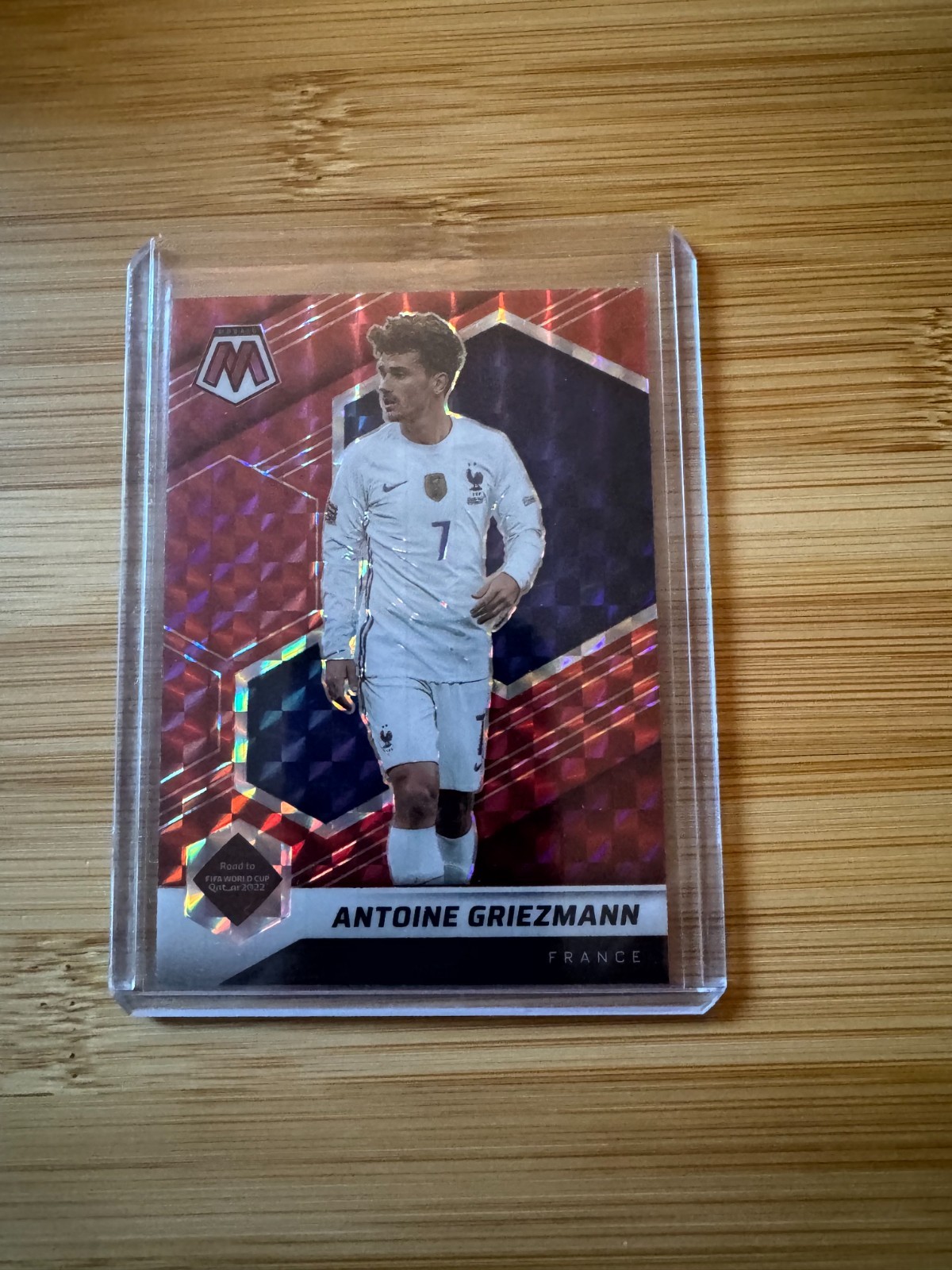 2021-22 Panini Mosaic FIFA Road to World Cup – Antoine Griezmann #1 Reactive Red