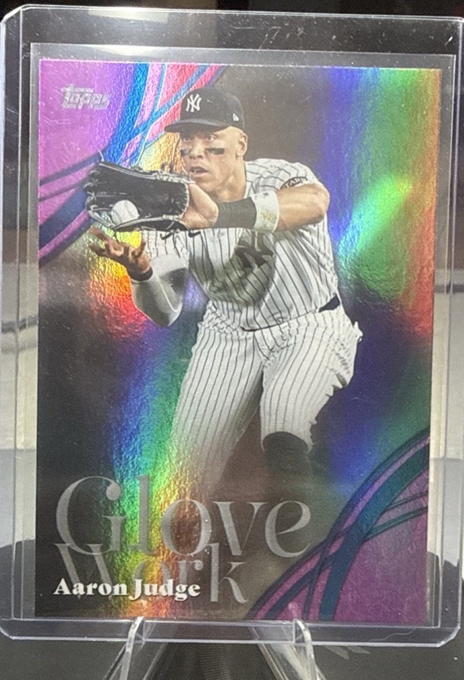2026 Topps Series 2 Glove Work Pink Parallel #GW-32 Aaron Judge