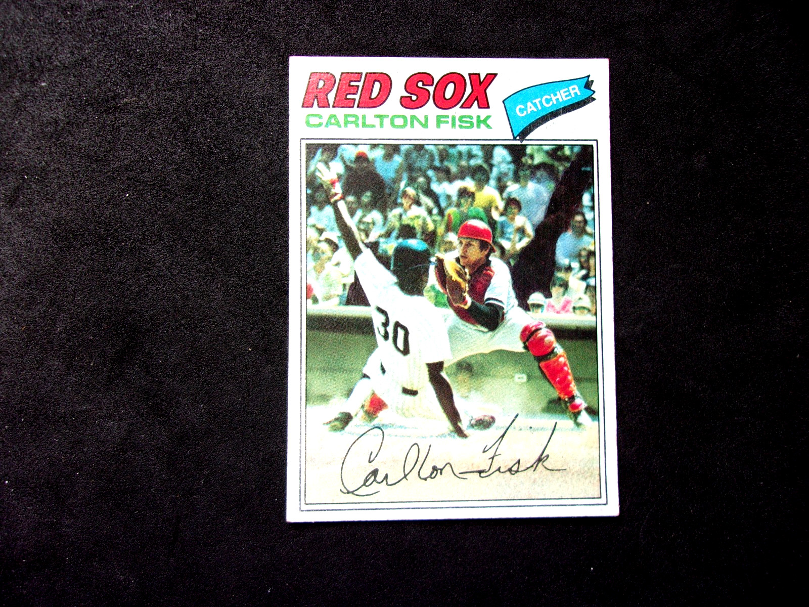 1977 TOPPS #640 CARLTON FISK WITH 1 INCH CREASE BOTTOM RIGHT..RED SOX..HOFAMER