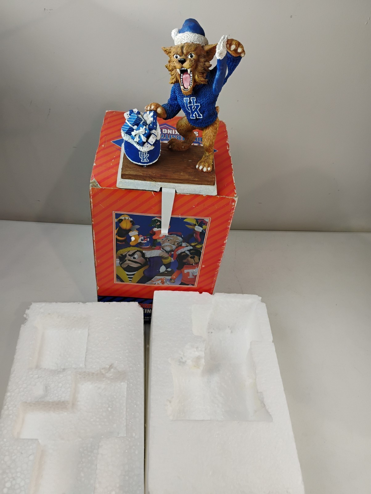 COLLEGE TREASURES NCAA MASCOT STOCKING HOLDER UNIVERSITY Kentucky Wildcats