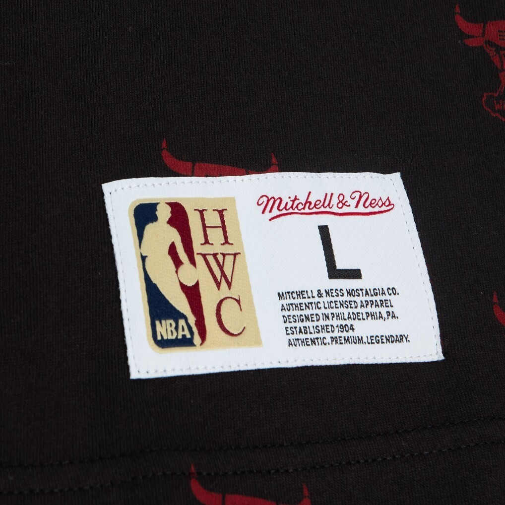 Chicago Bulls Mitchell & Ness Allover Print Black T-Shirt Men’s XL NWT!