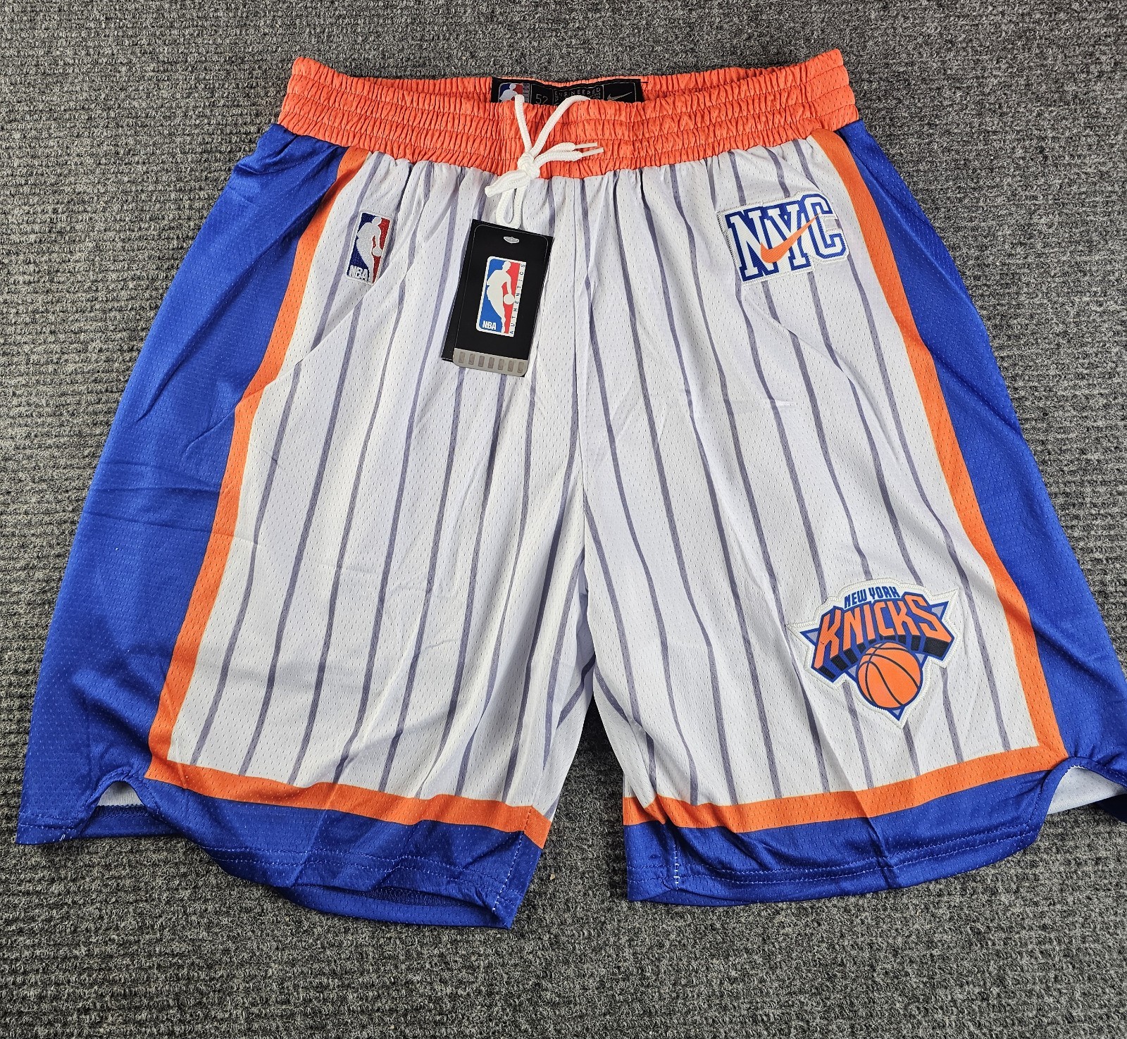 New York Knicks Mens XL White Pin Strip Basketball Shorts New