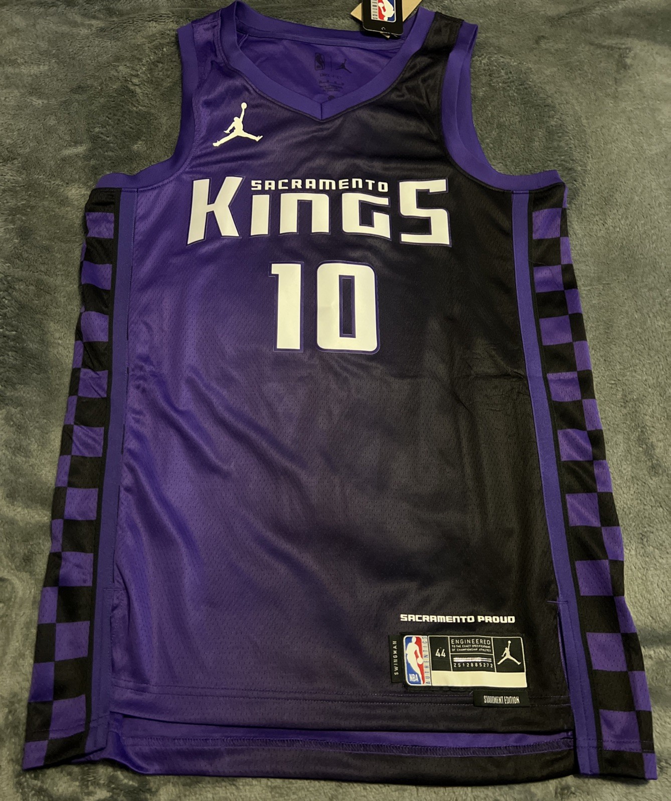 Medium Nike NBA Jersey Sacramento Kings Domantas Sabonis #10 Purple Official
