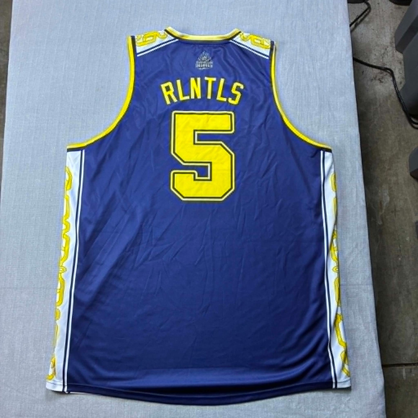 KXK Professional Reversible Basketball Jersey Mens 2XL Fab Five RLNTLS #5 Blue