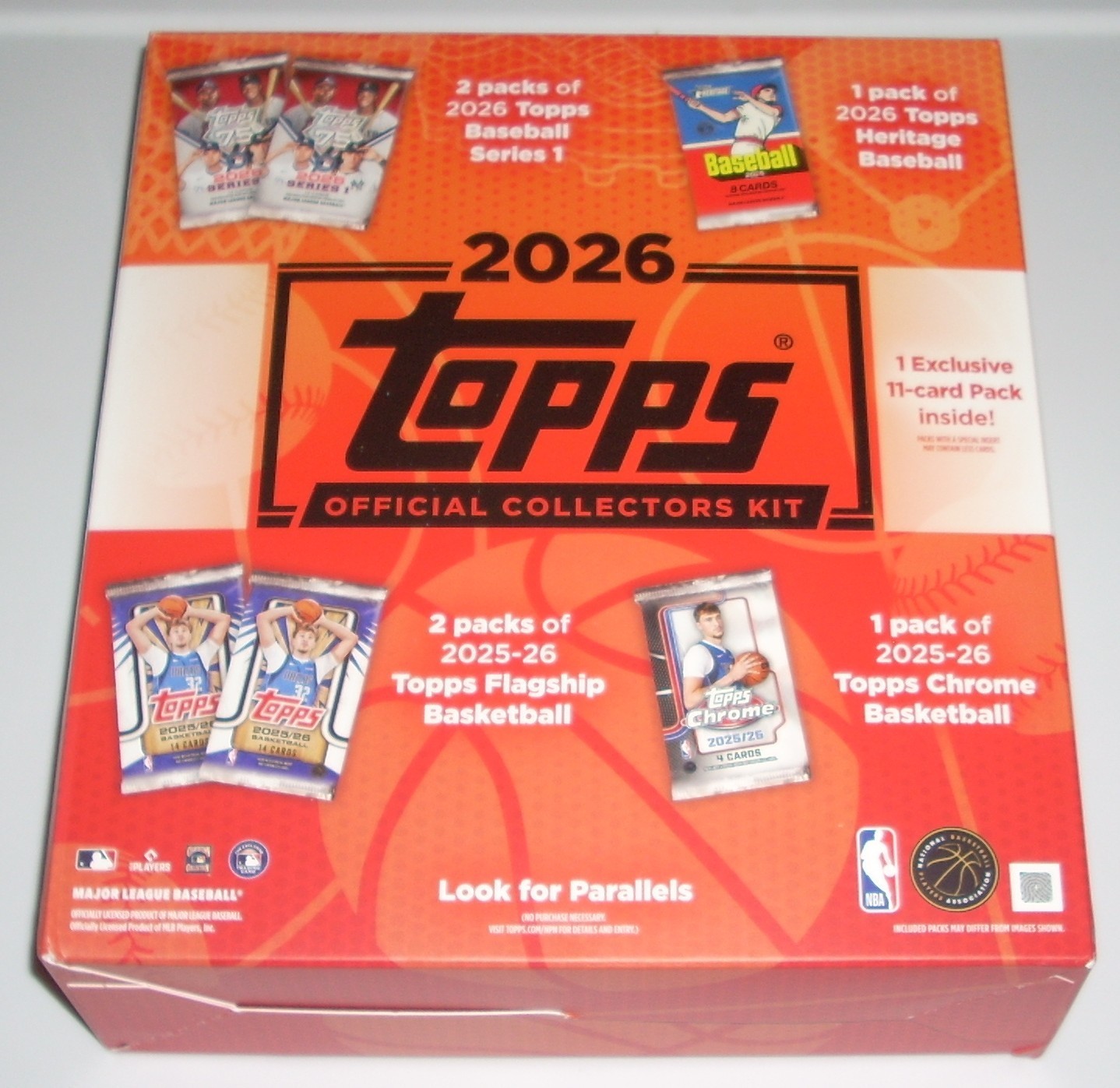 NO PACKS 2026 Topps Official Collectors Kit – Card Album & supplies