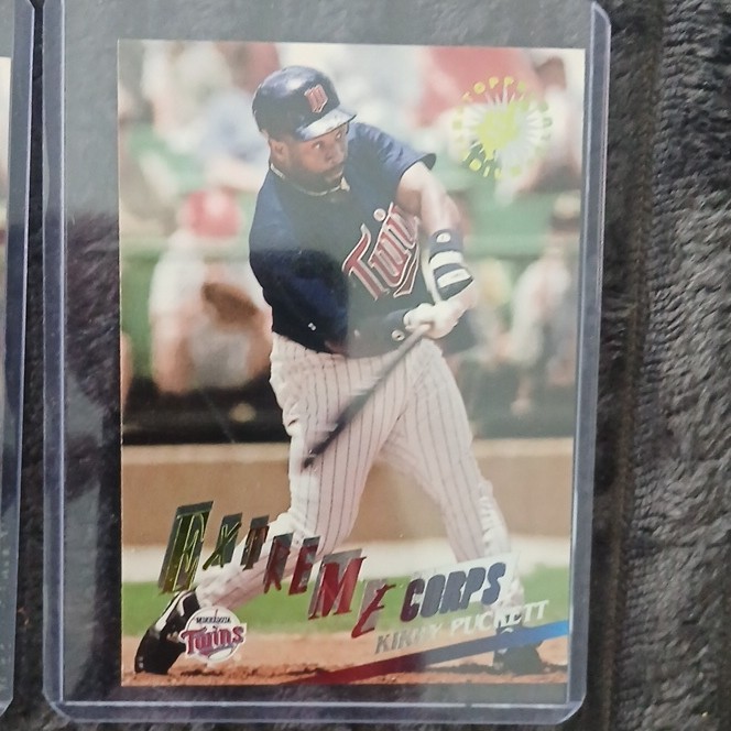 Fleer 1994 Fleer Ultra Xtreme Corps Kirby Puckett #518 Twins Lot (2)