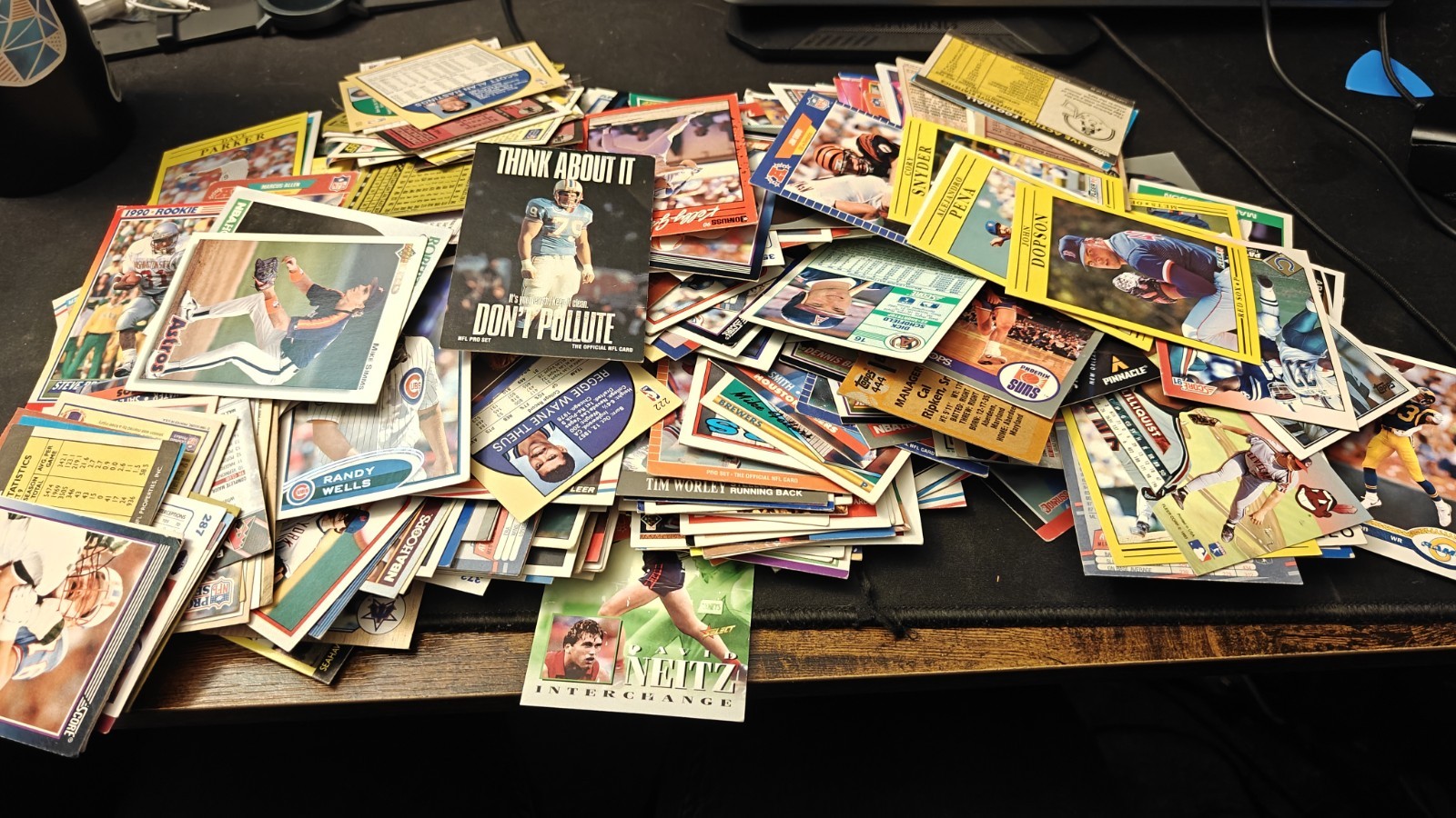 Mixed Sport Cards – 10 Cards Per Pack (NBA, NFL, MLB) (70s, 80s, 90s, 00s)