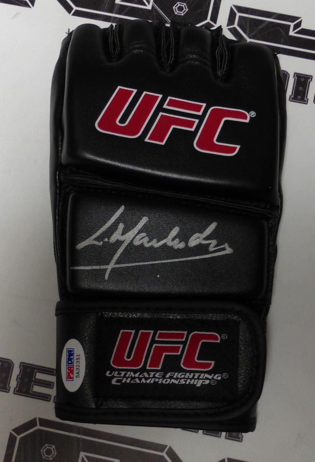 Lyoto Machida Signed Official UFC Glove PSA/DNA COA 98 104 129 157 Champ Auto’d