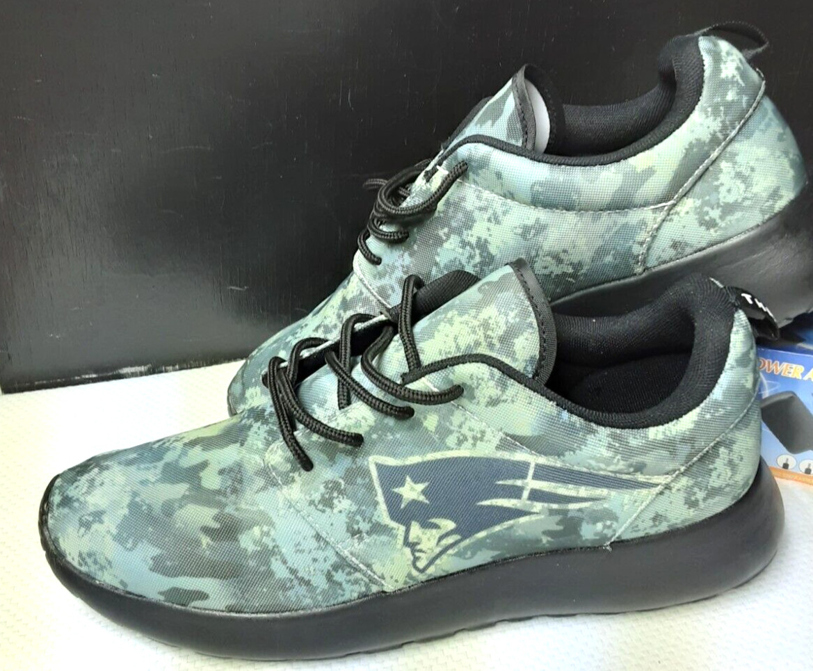 Three-in New England Patriots Camo Football Shoes men’s size 10.5