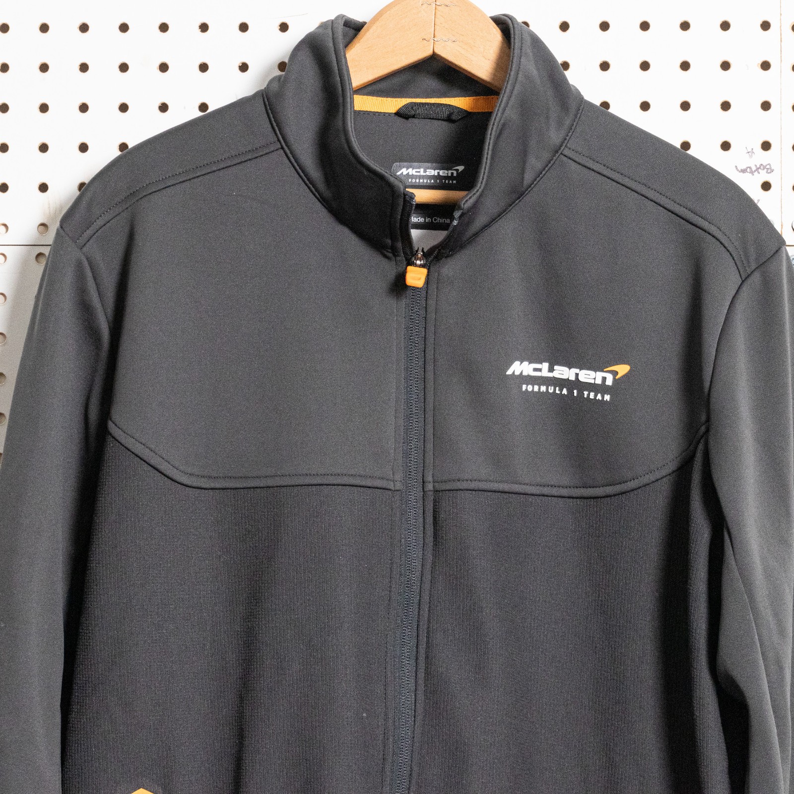 McLaren Formula One Team Zip Up Official Sweatshirt F1 Racing Medium Soft Shell