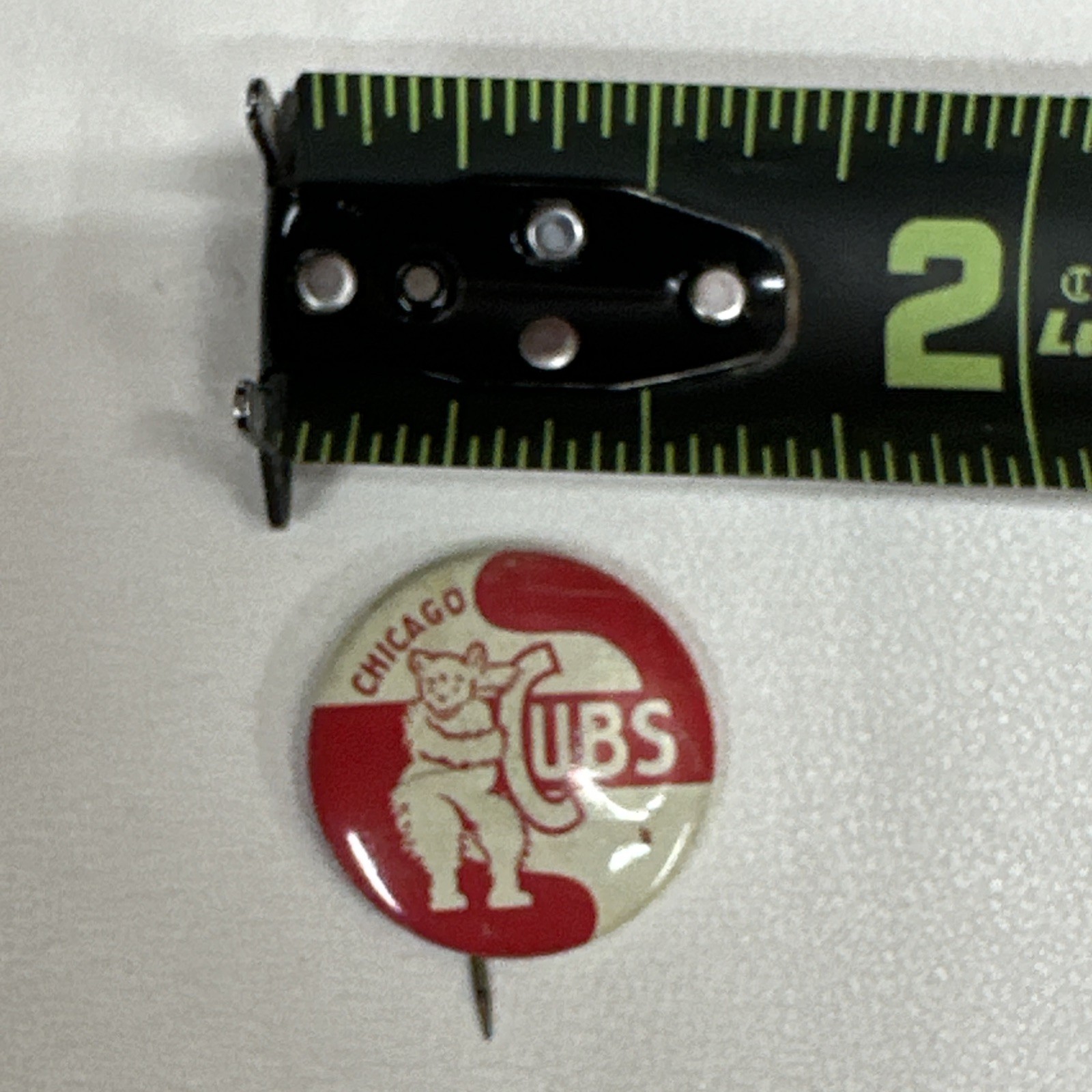 1950s Vintage Chicago Cubs Illinois American Nut Baseball 1 Inch Pin Pinback