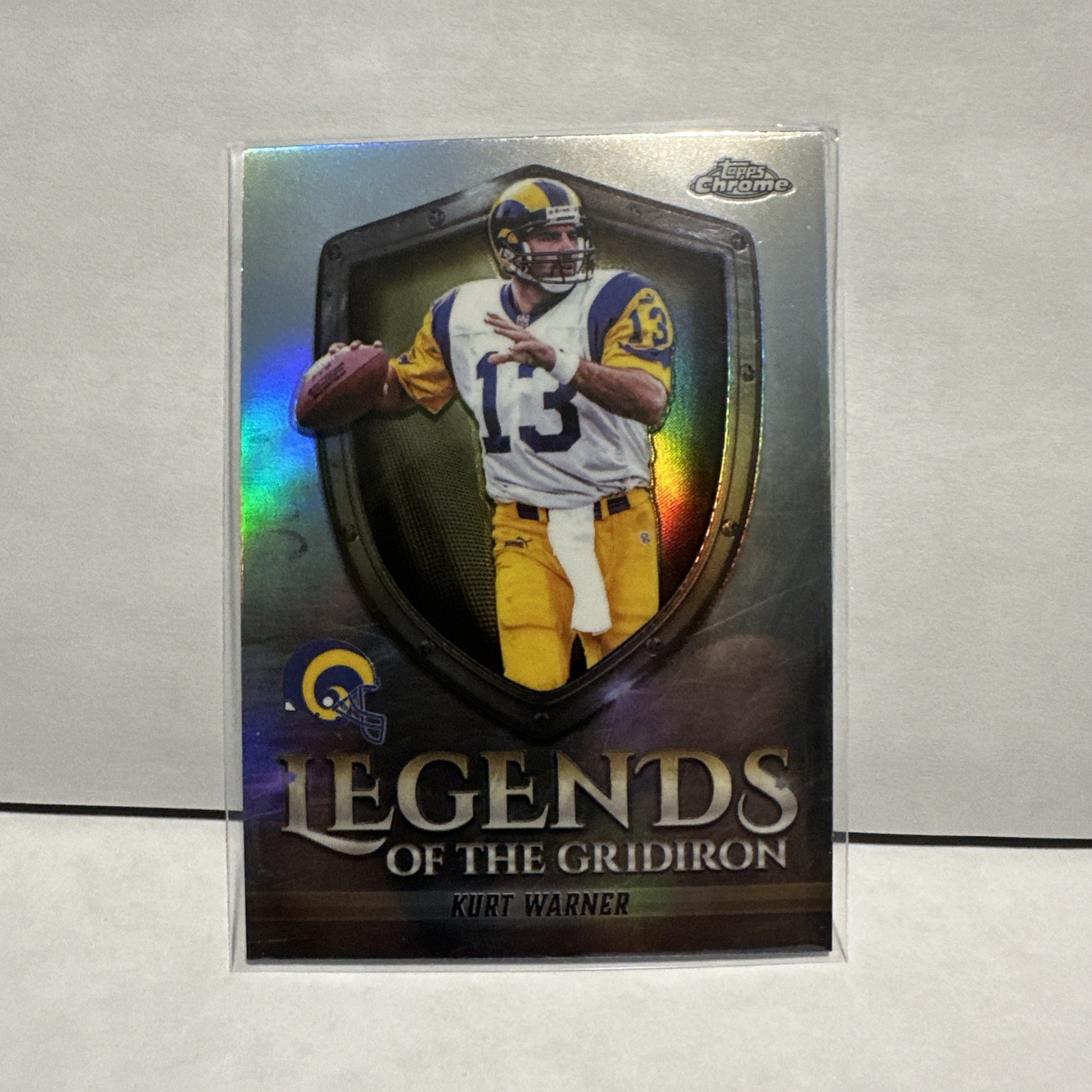 2025 TOPPS CHROME LEGENDS OF THE GRIDIRON REFRACTOR LOG1 KURT WARNER RAMS
