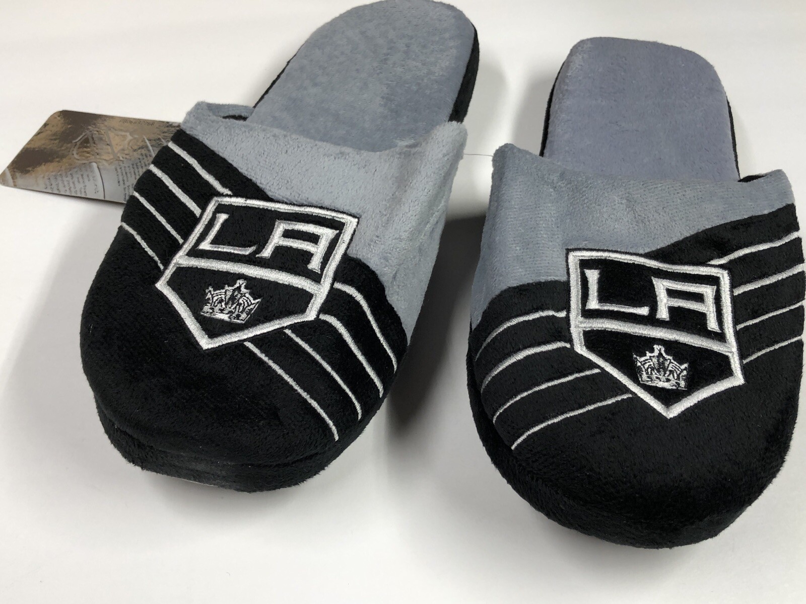 NHL LA Kings Mens Slippers Sizes: 7-8, 9-10, 11-12, 13-14