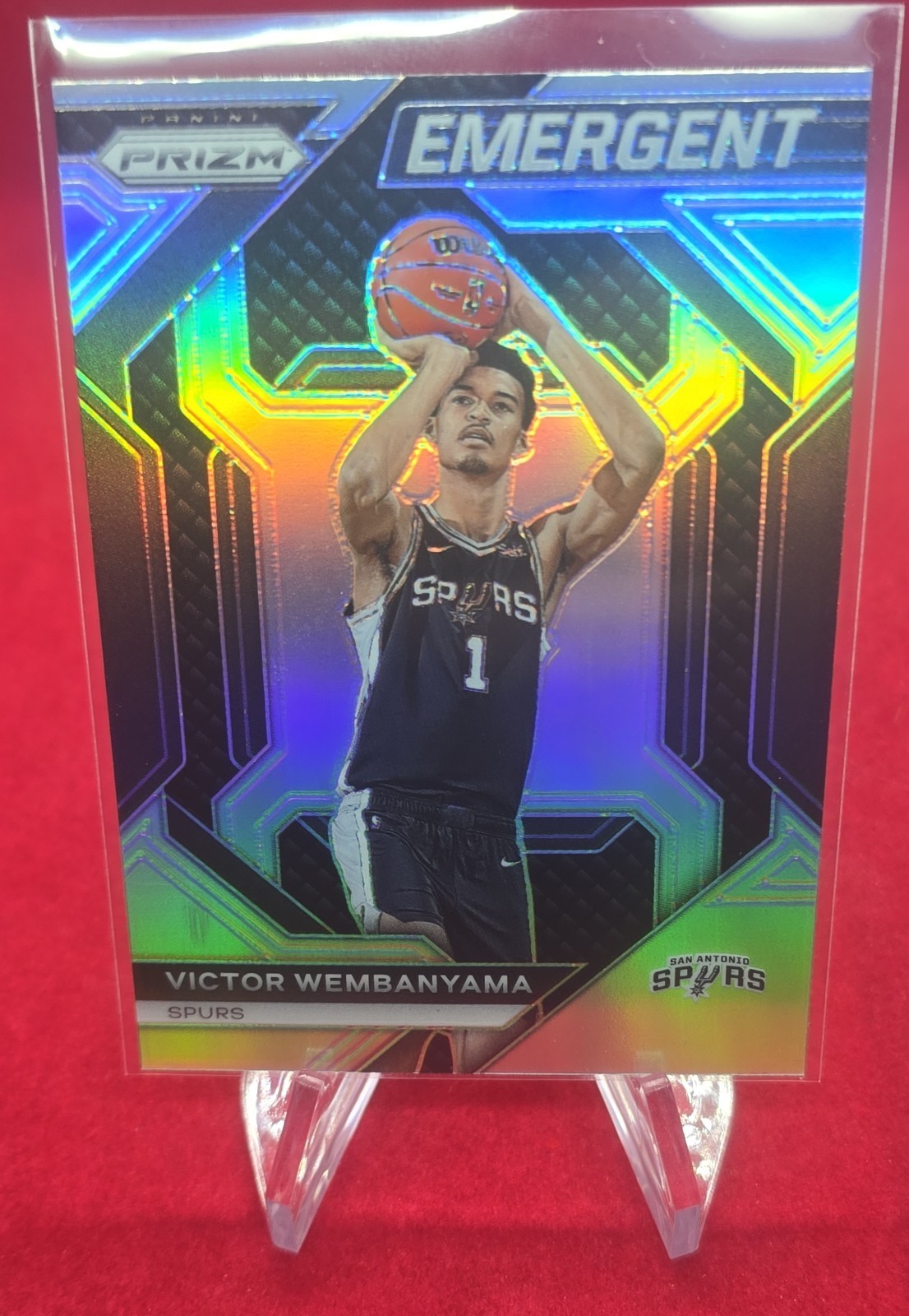 2023-24 Panini Prizm – Emergent Victor Wembanyama #12 Silver Prizm (RC)