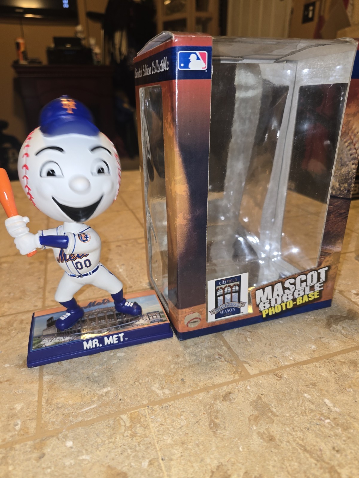 Stadium Exclusive 2009 Mr Met bobble head Citi Field New York Mets Mascot Ny Mrs